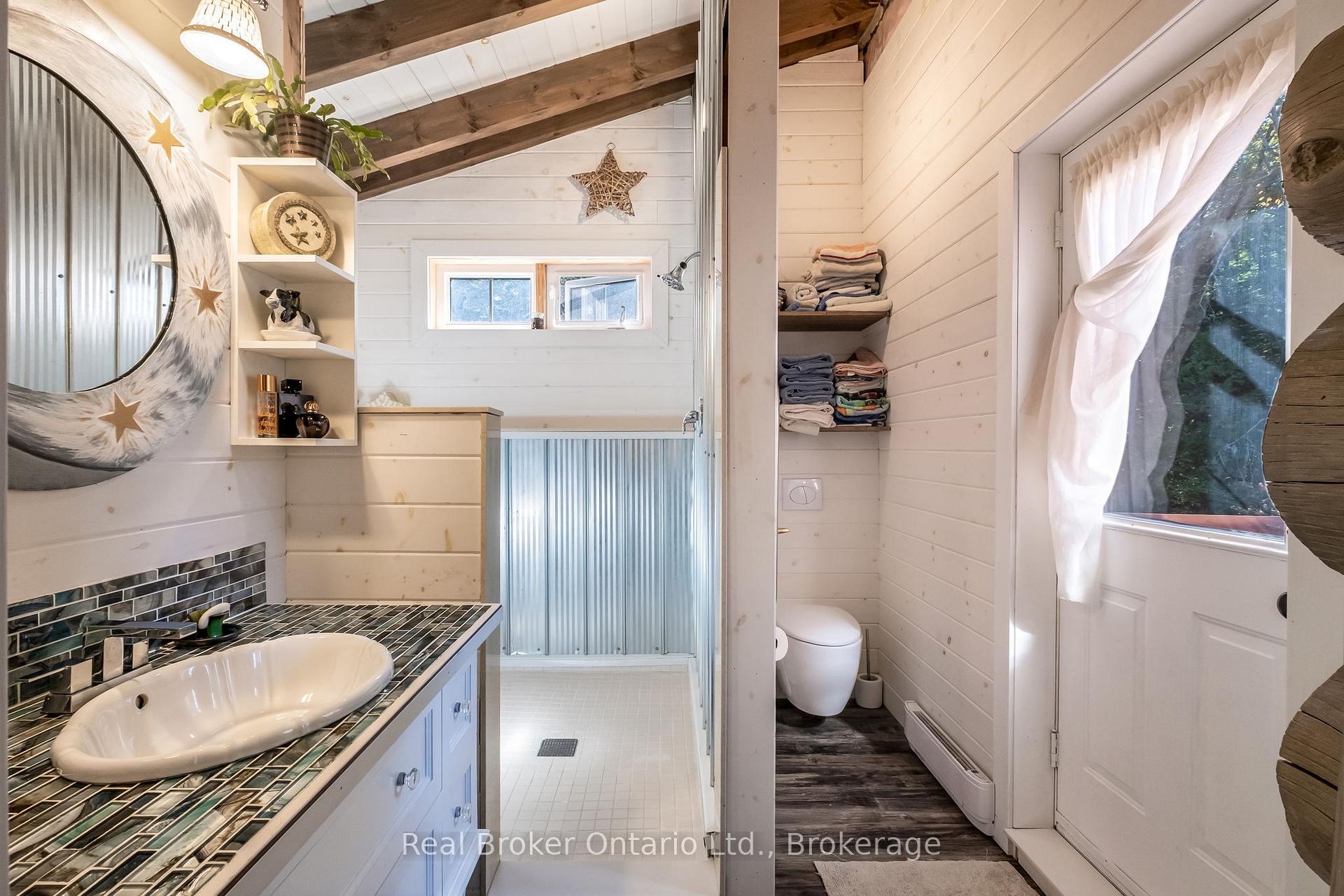 Photo 19 of 68 Talbot Drive, Brock, Beaverton — HOMEH
