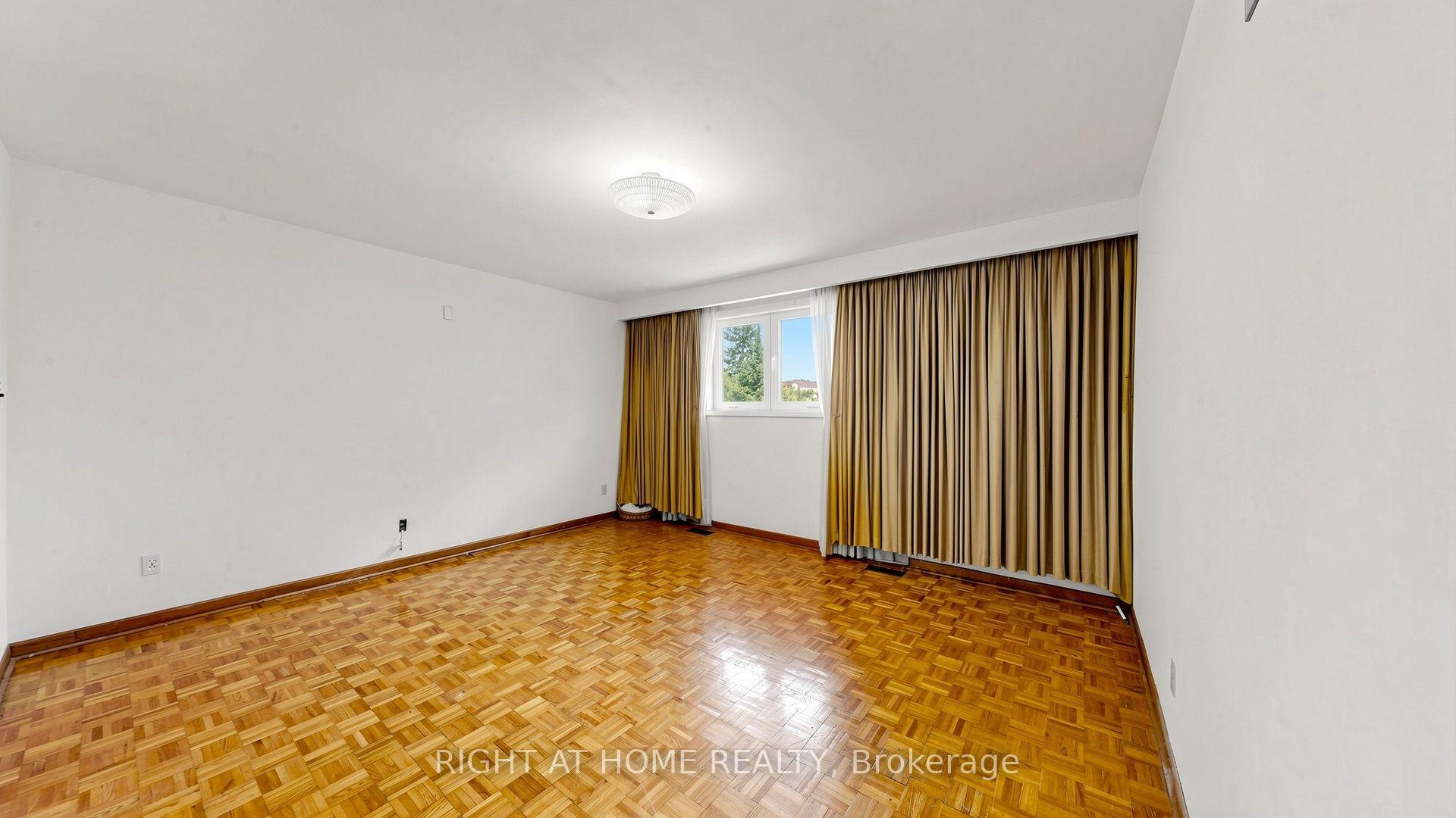 Photo 14 of 20 Torrens Avenue, Toronto, Broadview North — HOMEH