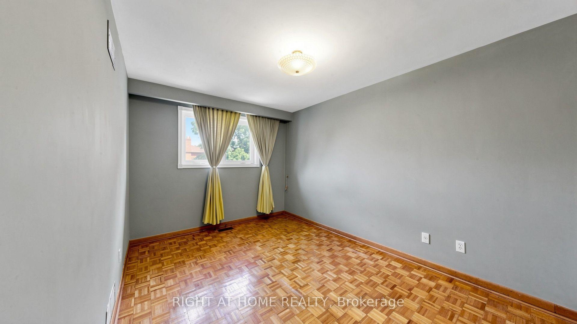 Photo 15 of 20 Torrens Avenue, Toronto, Broadview North — HOMEH