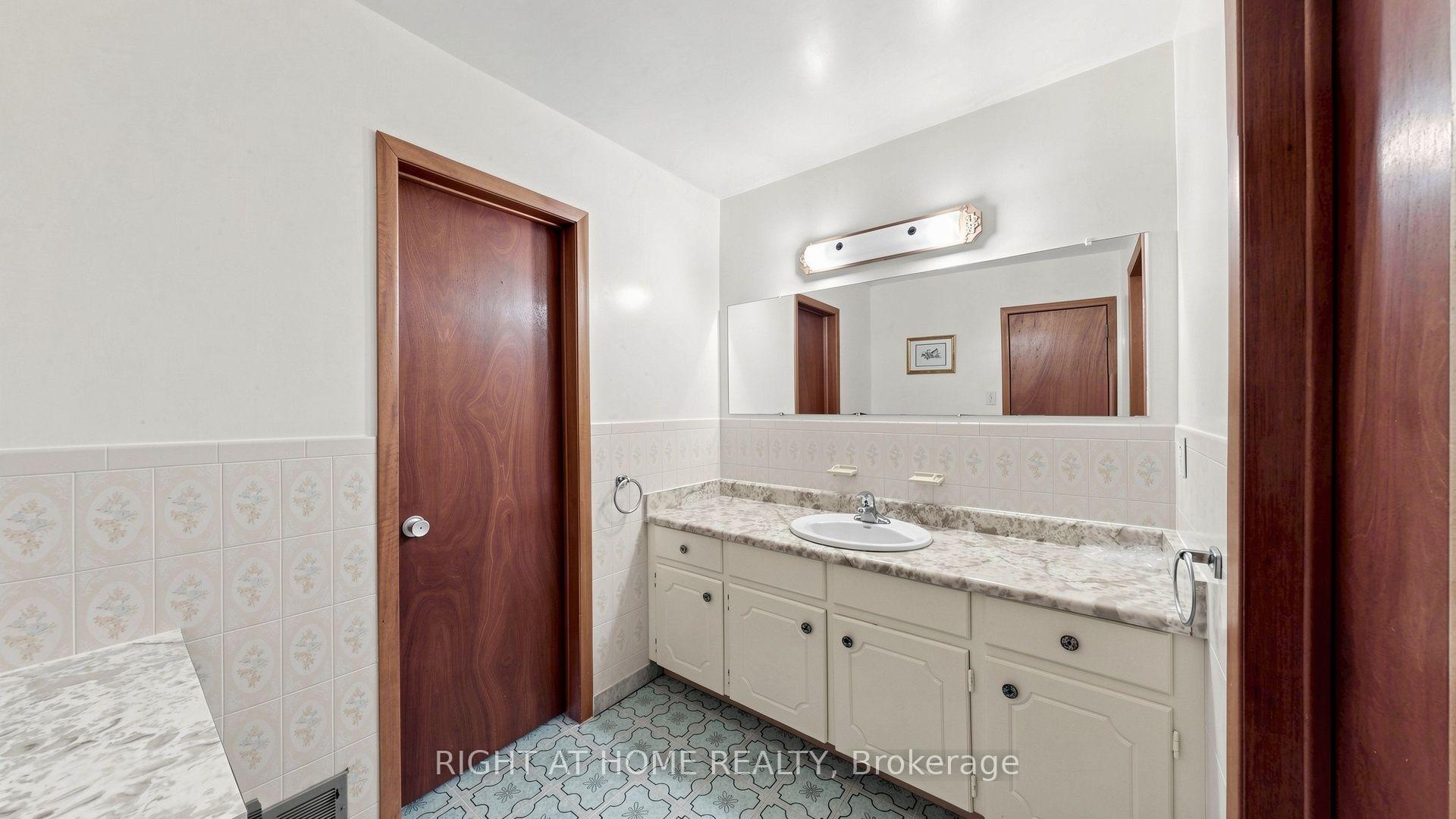 Photo 17 of 20 Torrens Avenue, Toronto, Broadview North — HOMEH