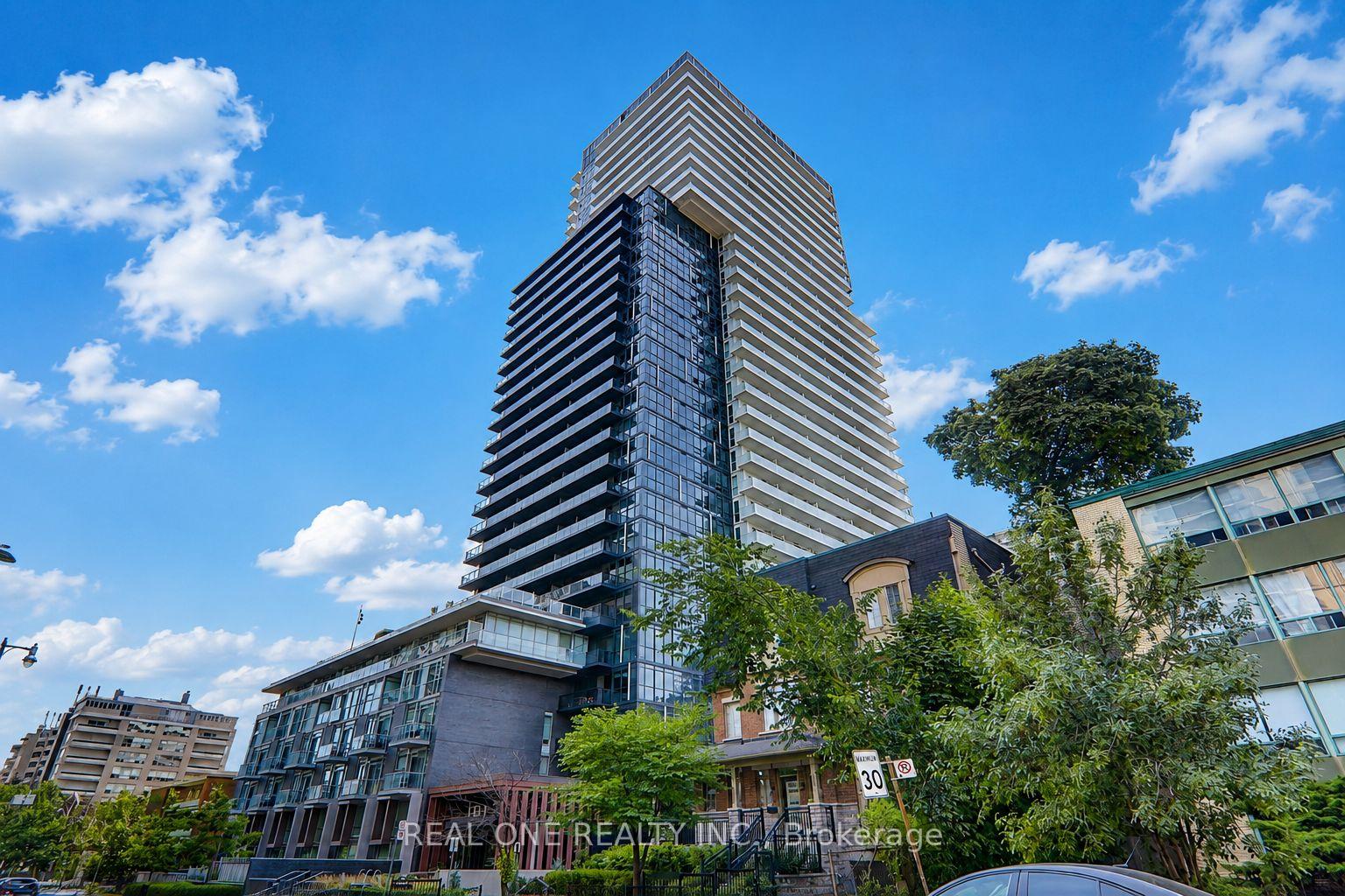 Front of Unit 0915, 101 Erskine Avenue
