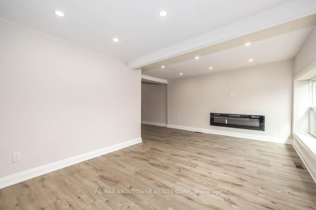 Photo 3 of 131 West Avenue N, Hamilton, Landsdale — HOMEH