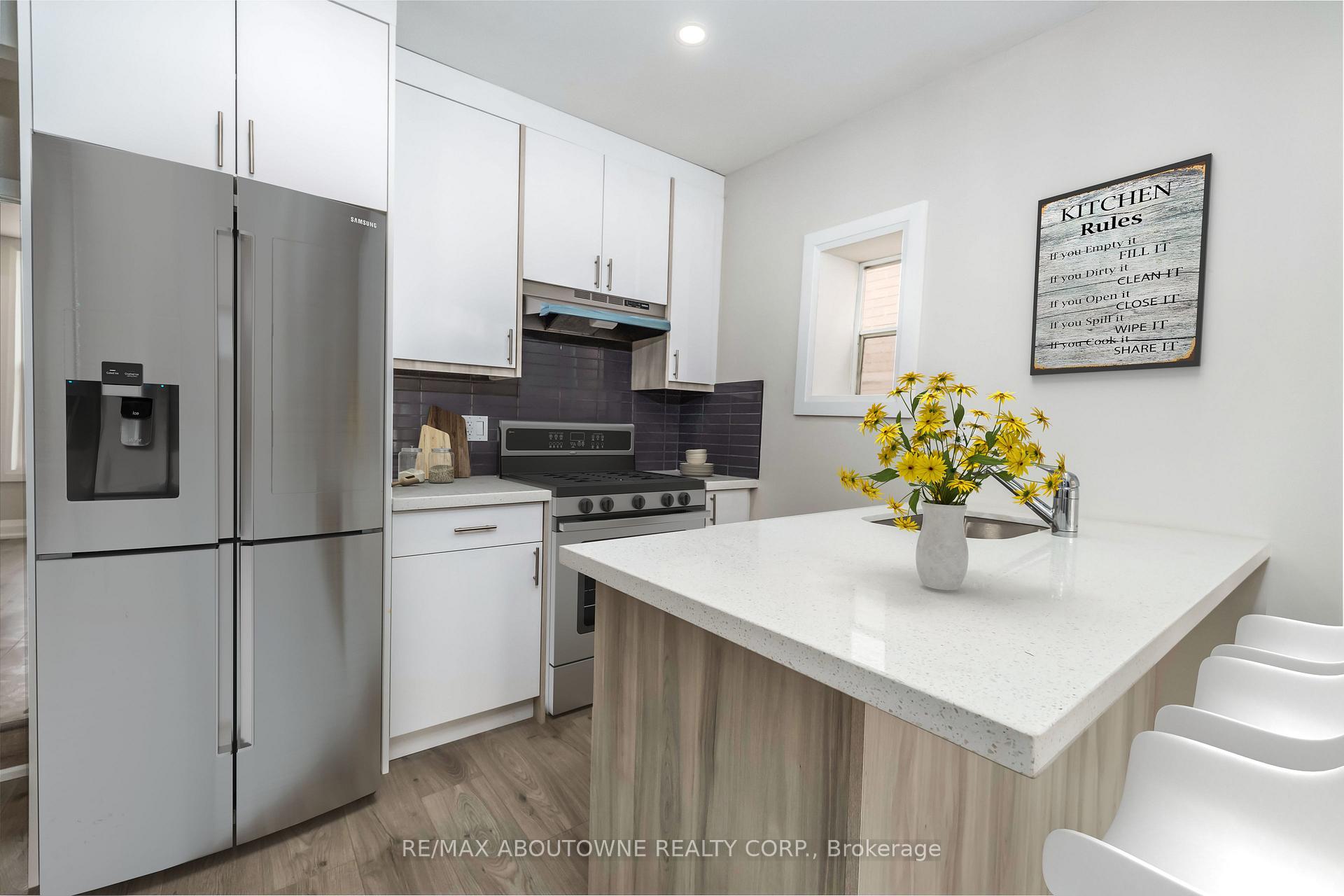 Photo 5 of 131 West Avenue N, Hamilton, Landsdale — HOMEH