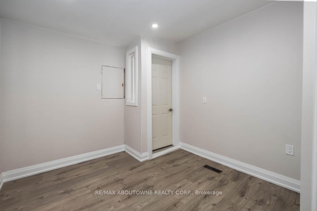 Photo 7 of 131 West Avenue N, Hamilton, Landsdale — HOMEH
