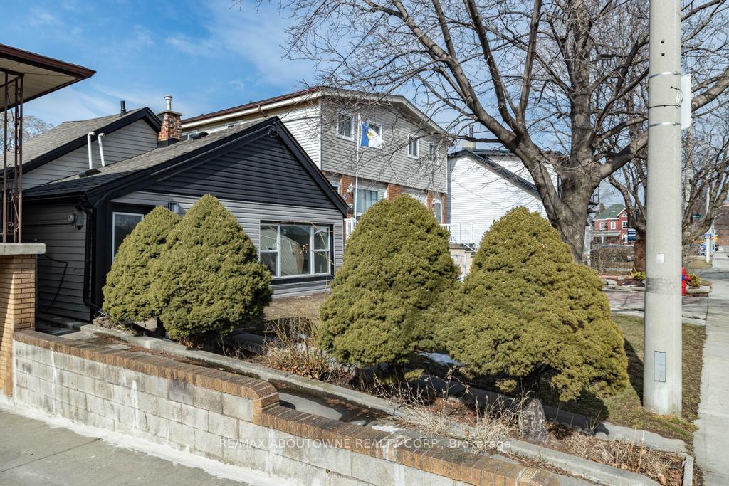 Photo 15 of 131 West Avenue N, Hamilton, Landsdale — HOMEH