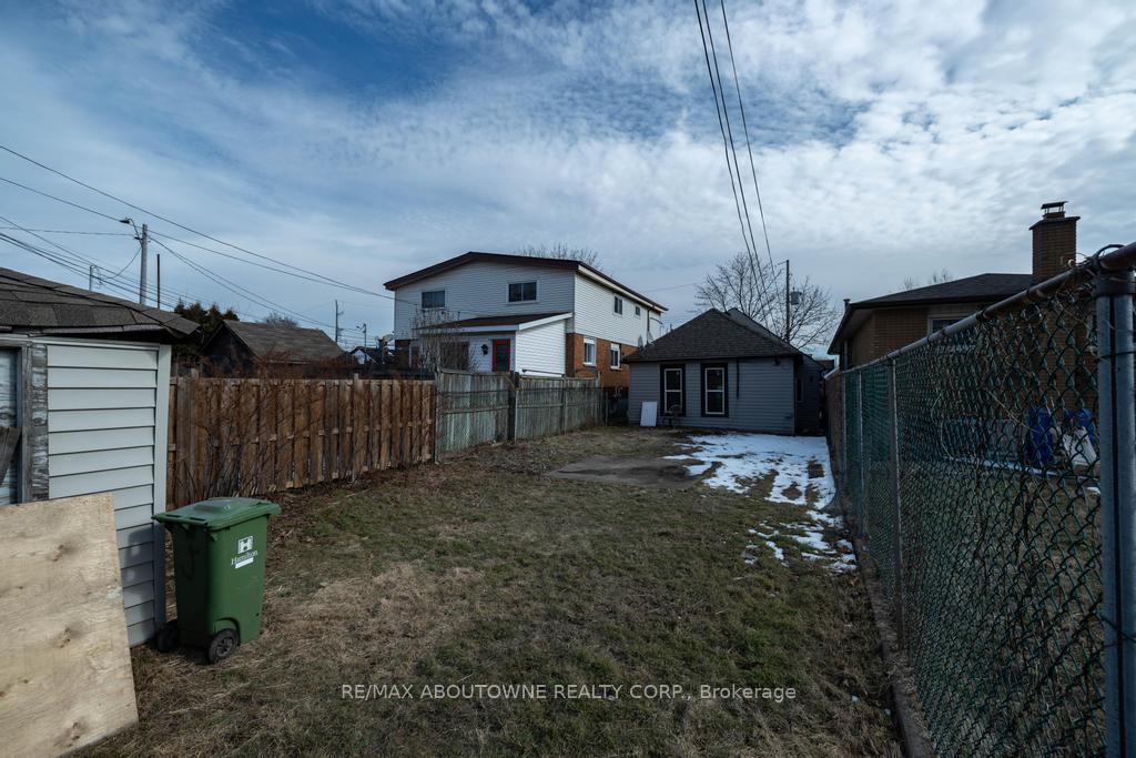 Photo 21 of 131 West Avenue N, Hamilton, Landsdale — HOMEH