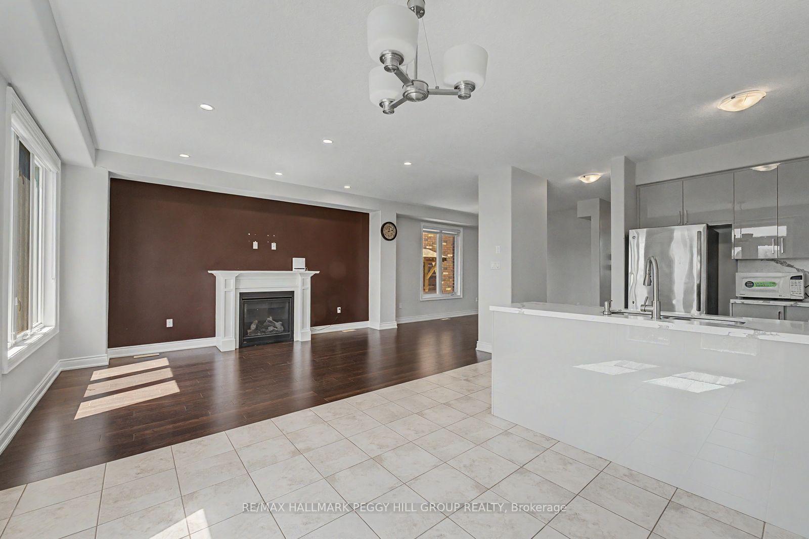 Photo 3 of Unit Upper, 53 Nathan Crescent, Barrie, Painswick South — HOMEH