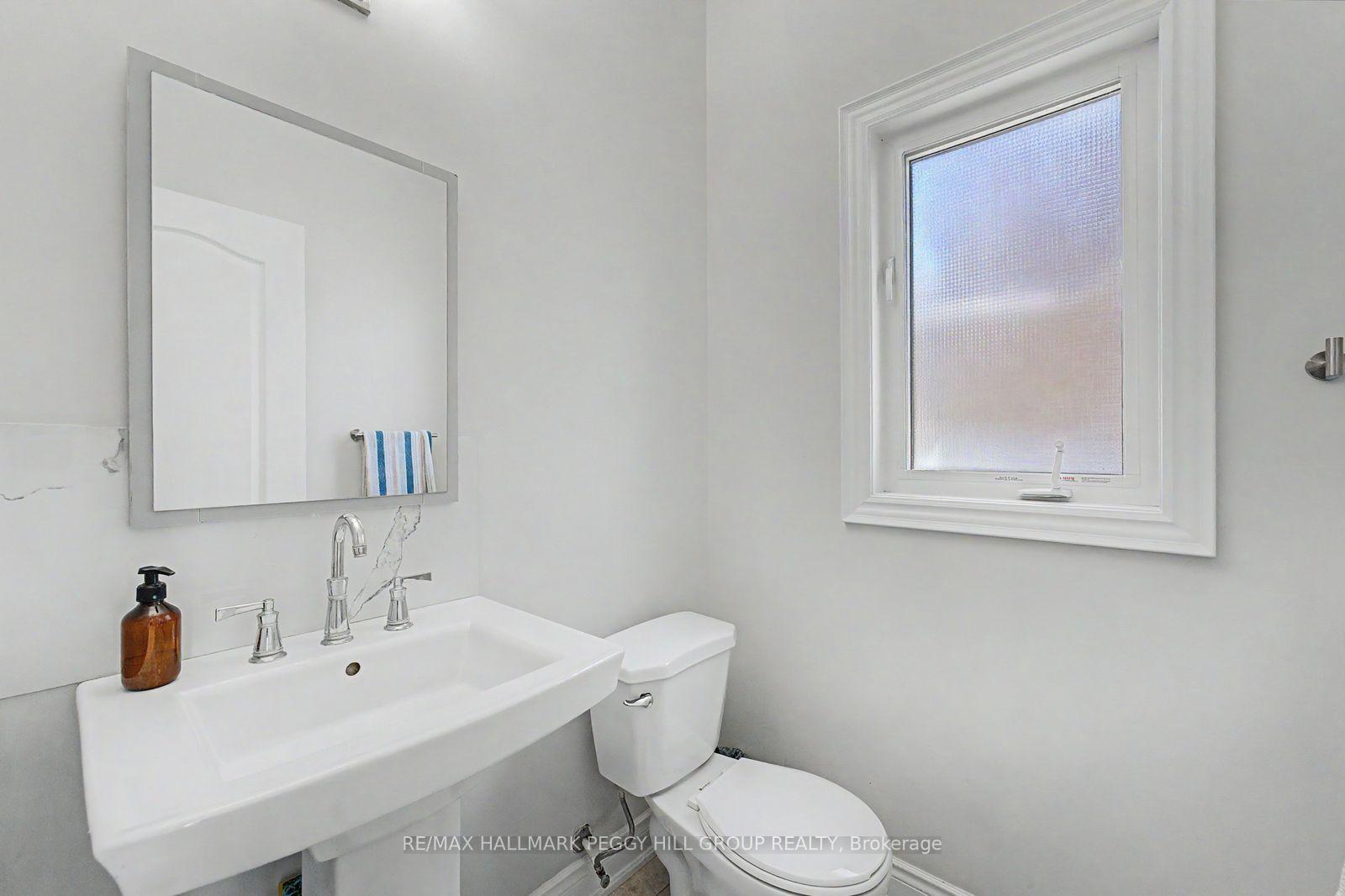Photo 5 of Unit Upper, 53 Nathan Crescent, Barrie, Painswick South — HOMEH