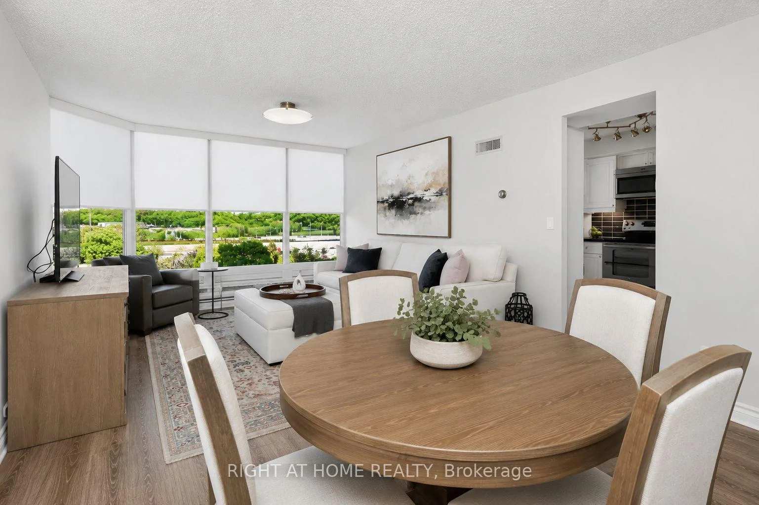 Photo 10 of Unit 607, 1 Palace Pier Court, Etobicoke, Mimico — HOMEH