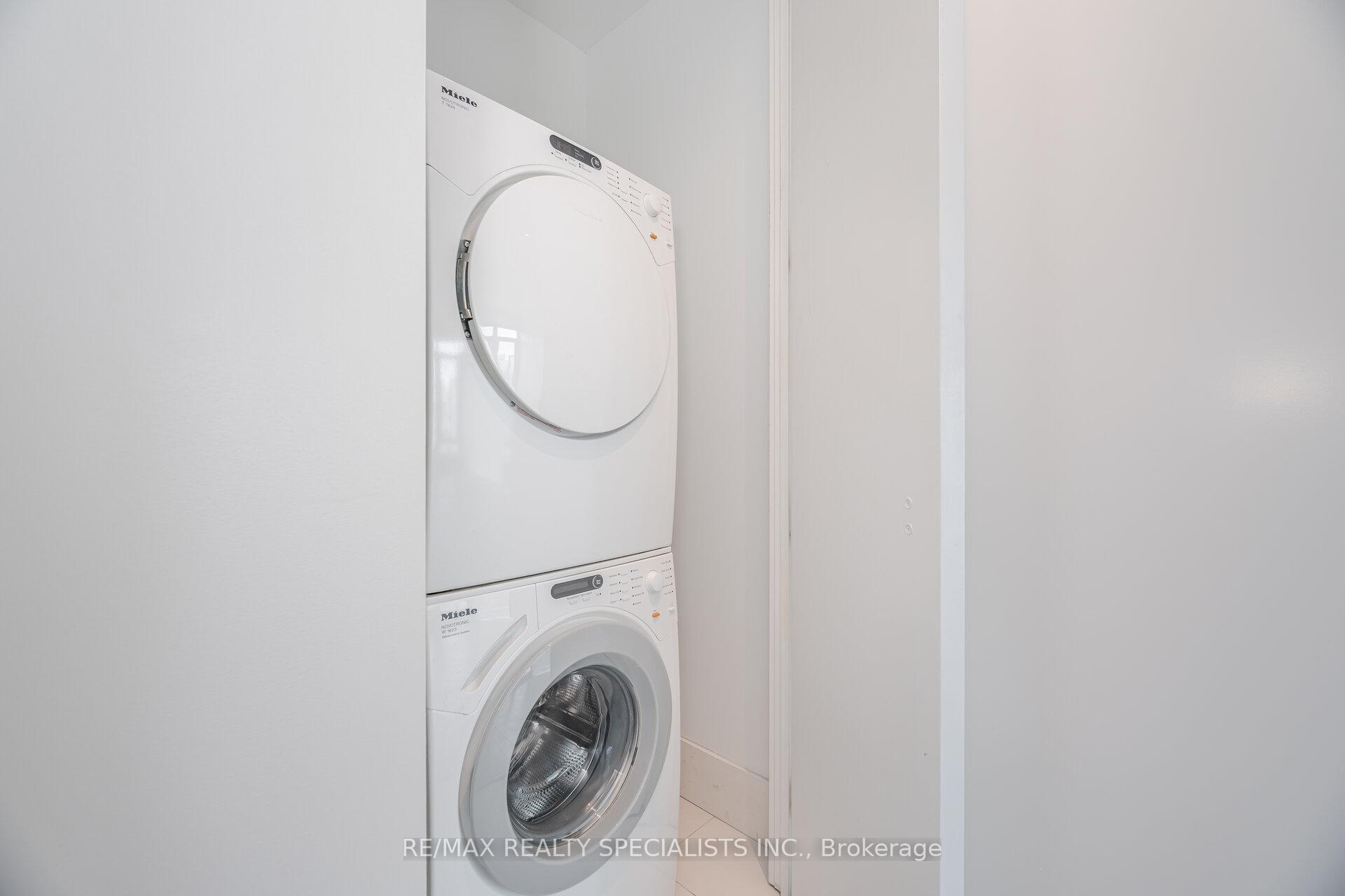 Photo 16 of Unit 1118, 29 Queens Quay E, Toronto, Waterfront Communities — HOMEH