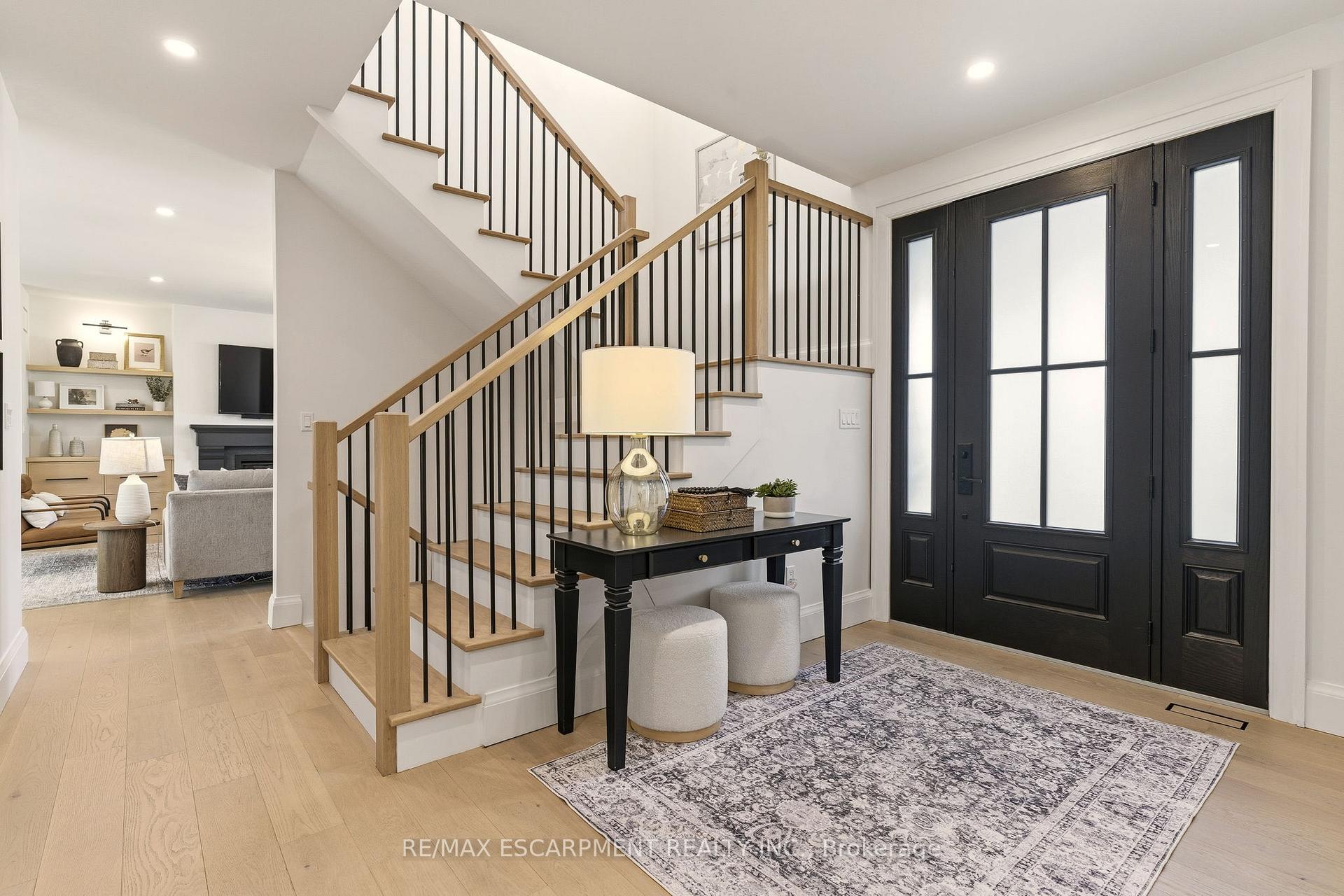 Photo 4 of 940 Gorton Avenue, Burlington, Bayview — HOMEH