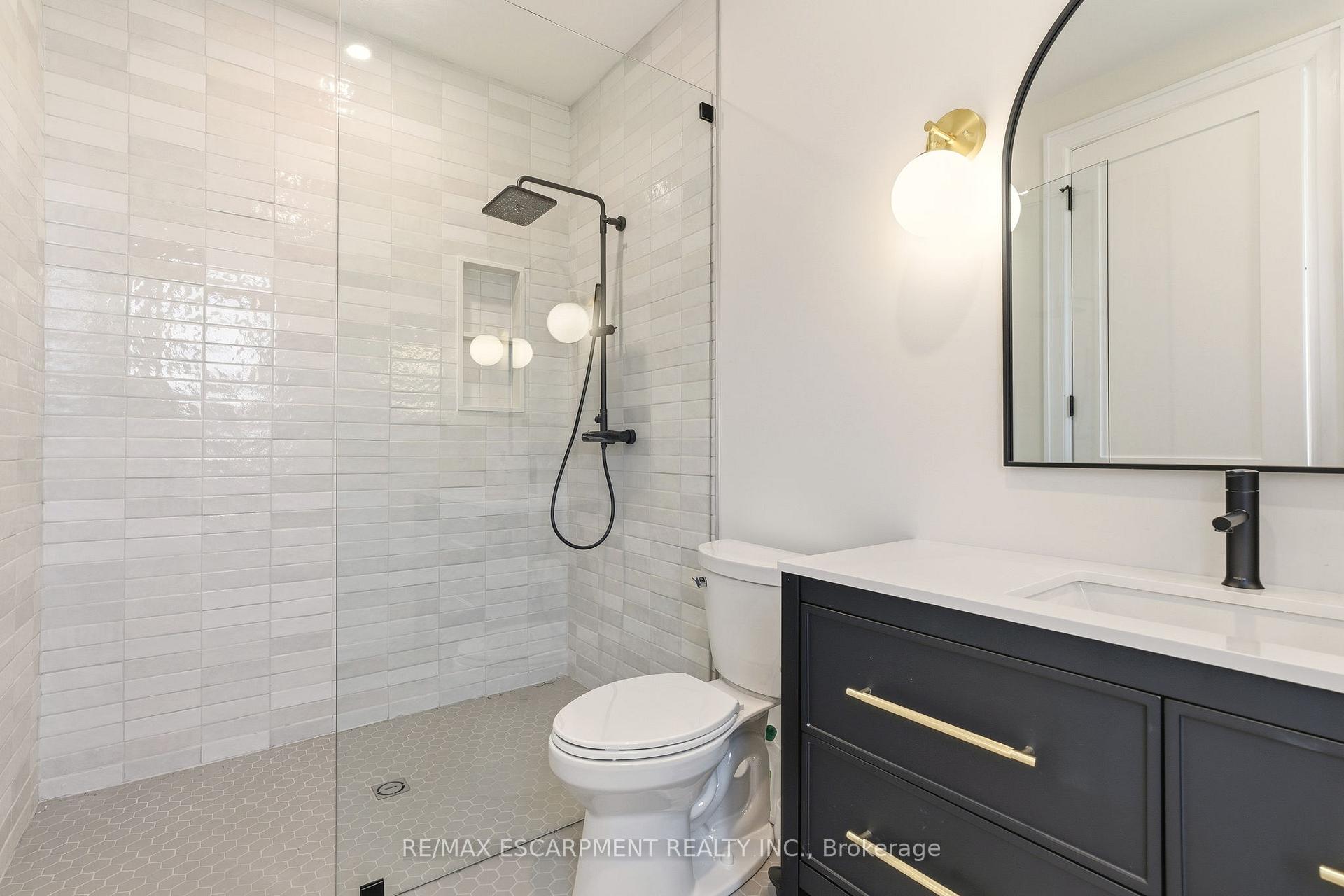 Photo 10 of 940 Gorton Avenue, Burlington, Bayview — HOMEH