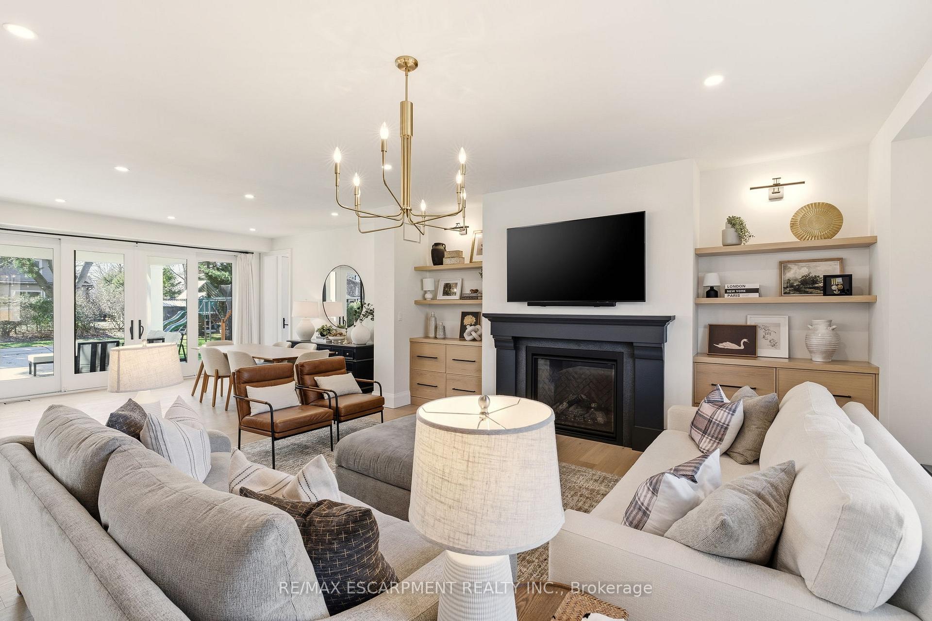 Photo 11 of 940 Gorton Avenue, Burlington, Bayview — HOMEH