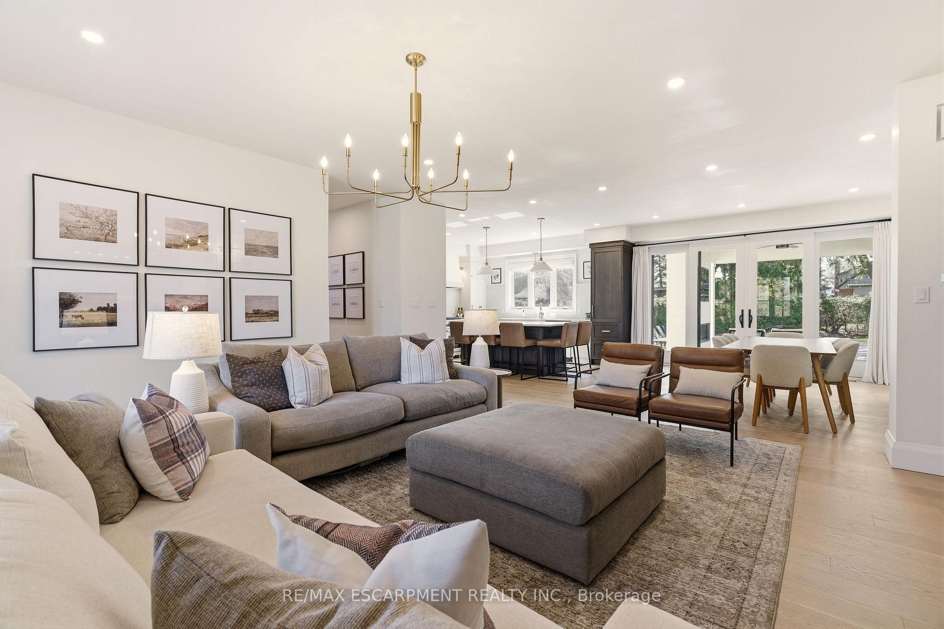 Photo 12 of 940 Gorton Avenue, Burlington, Bayview — HOMEH