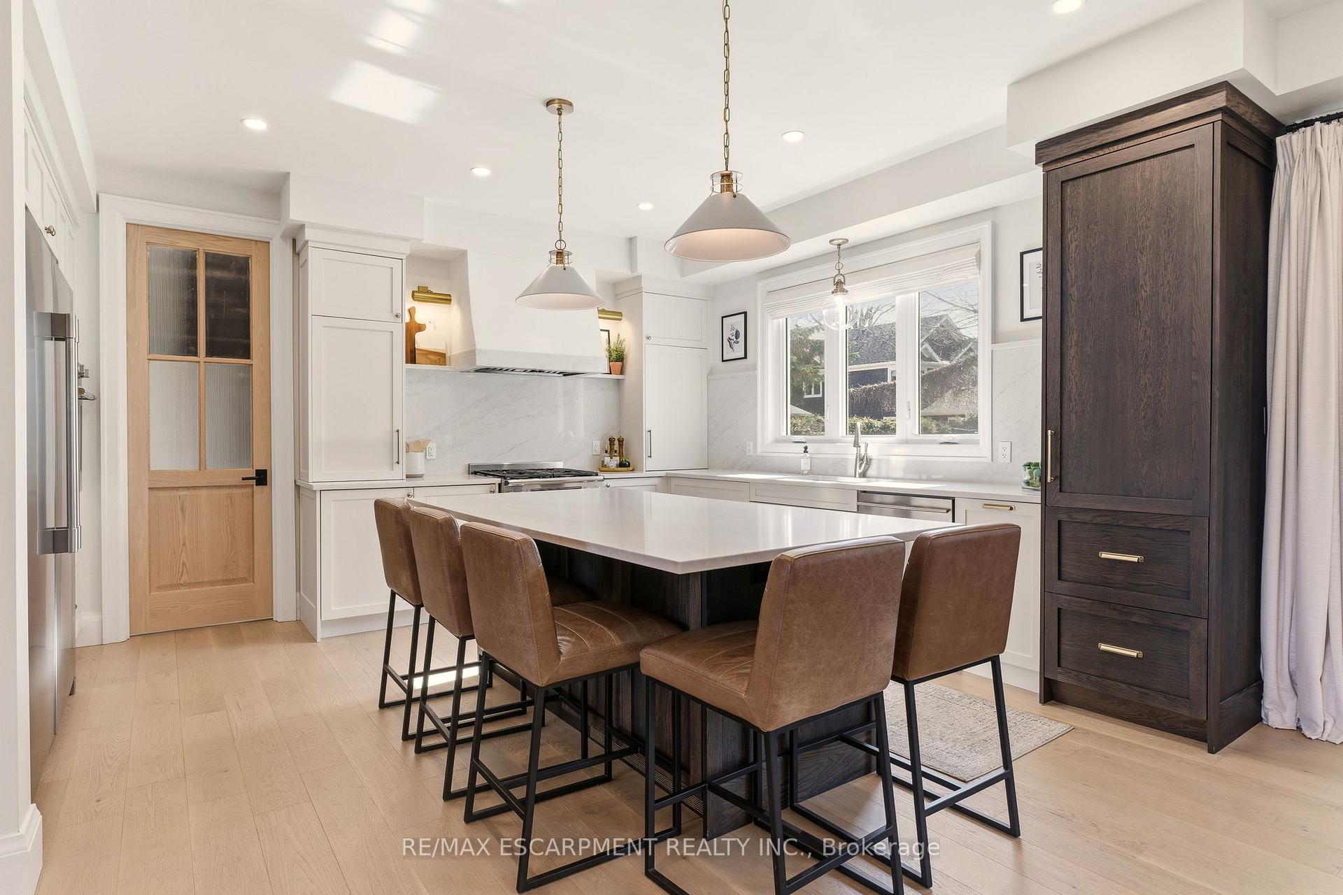 Photo 17 of 940 Gorton Avenue, Burlington, Bayview — HOMEH