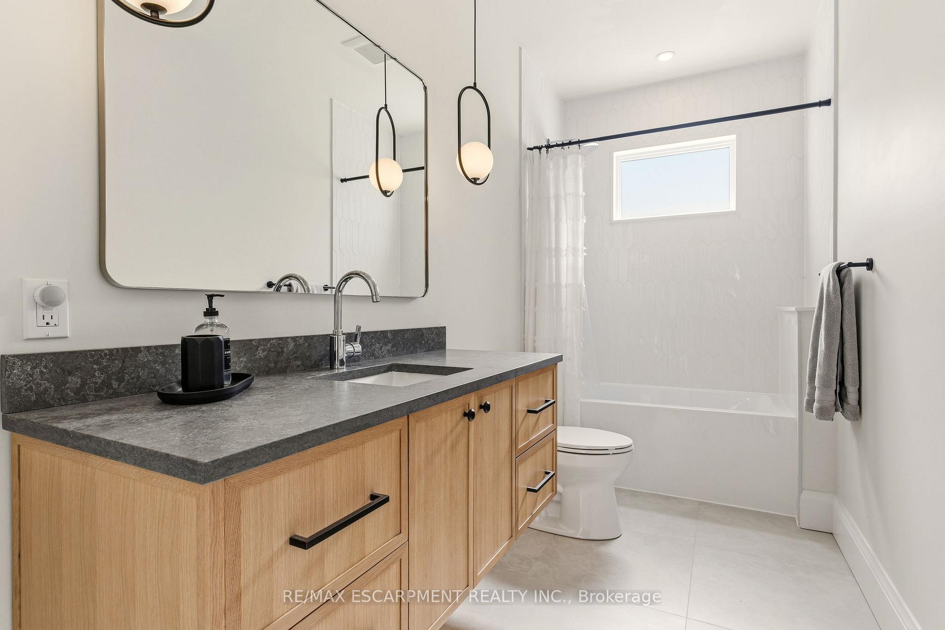 Photo 22 of 940 Gorton Avenue, Burlington, Bayview — HOMEH