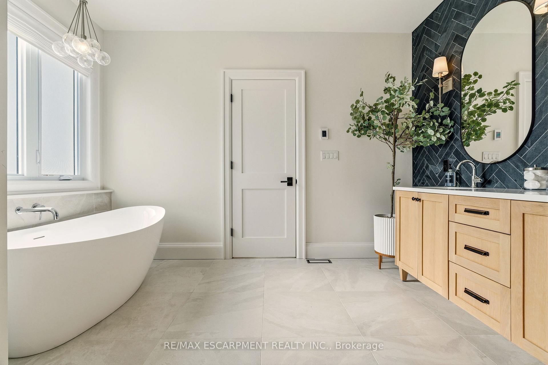 Photo 35 of 940 Gorton Avenue, Burlington, Bayview — HOMEH