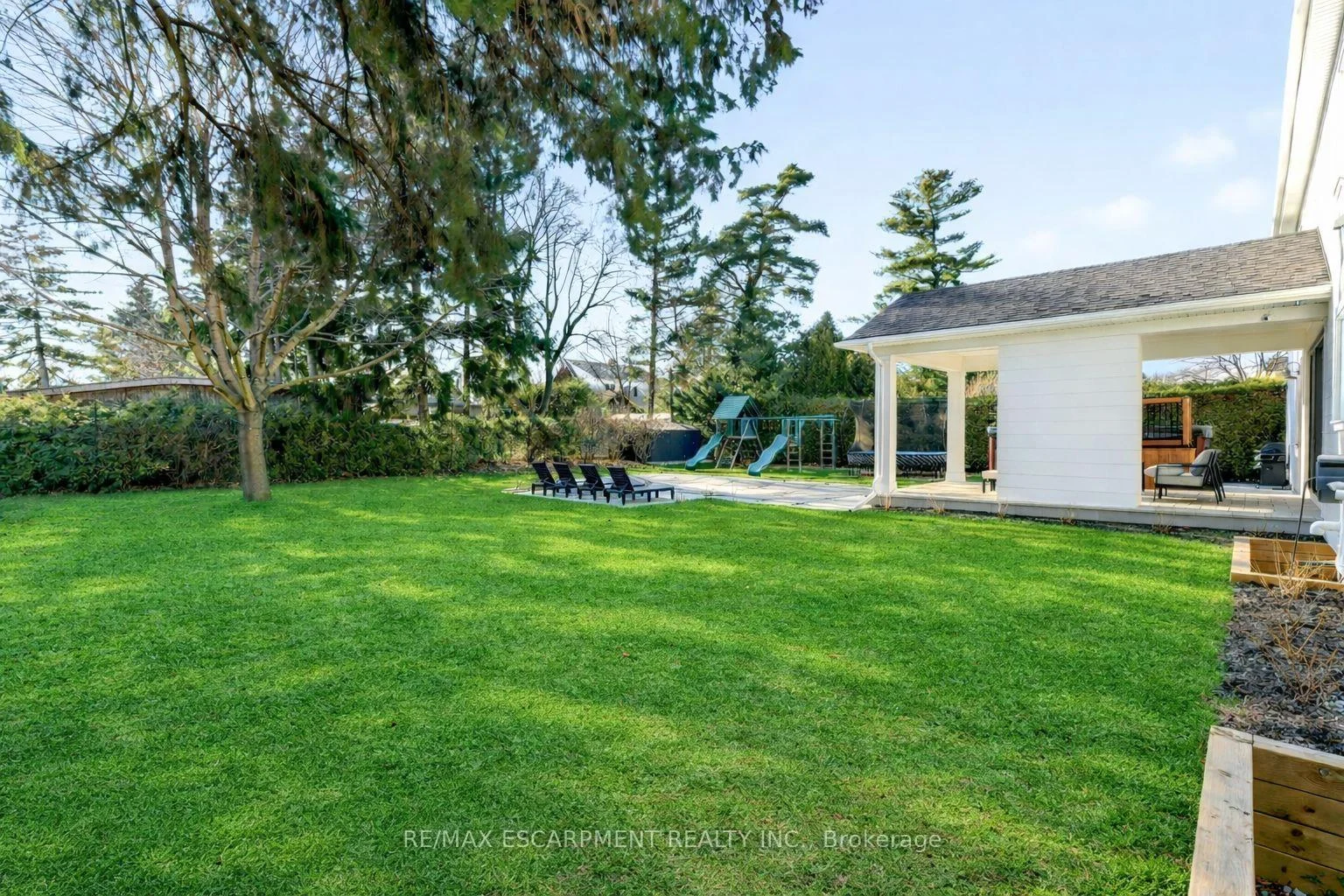 Photo 46 of 940 Gorton Avenue, Burlington, Bayview — HOMEH