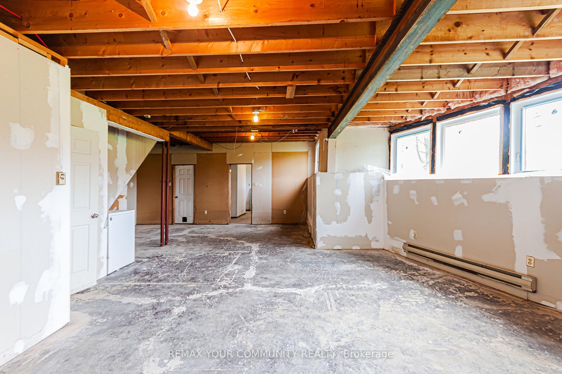 Photo 15 of 24730 Valley View Drive, Georgina, Baldwin — HOMEH