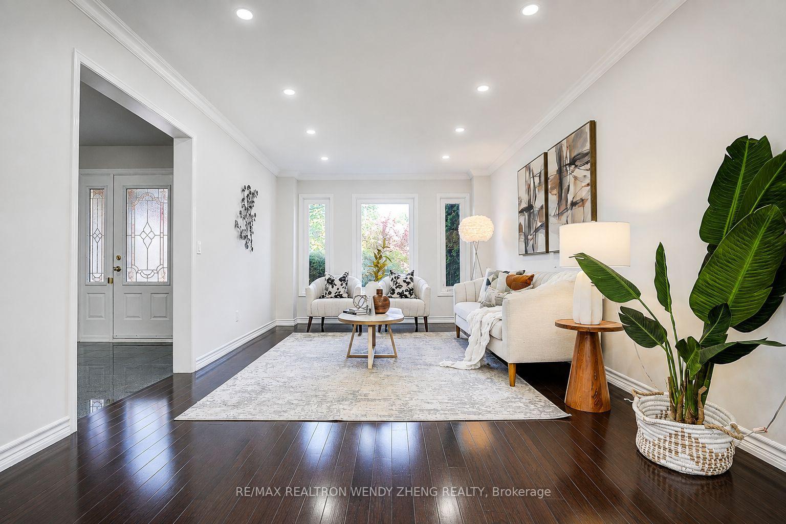 Photo 3 of 57 Loring Crescent, Markham, Unionville — HOMEH