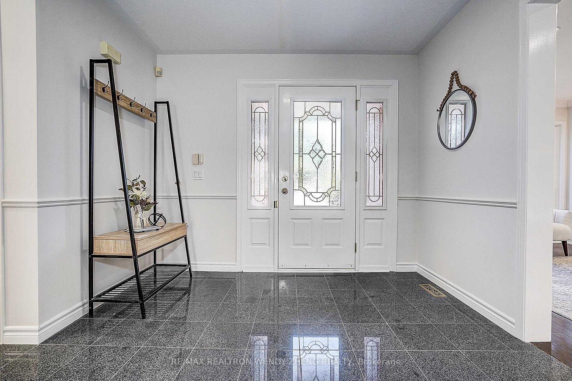 Photo 6 of 57 Loring Crescent, Markham, Unionville — HOMEH