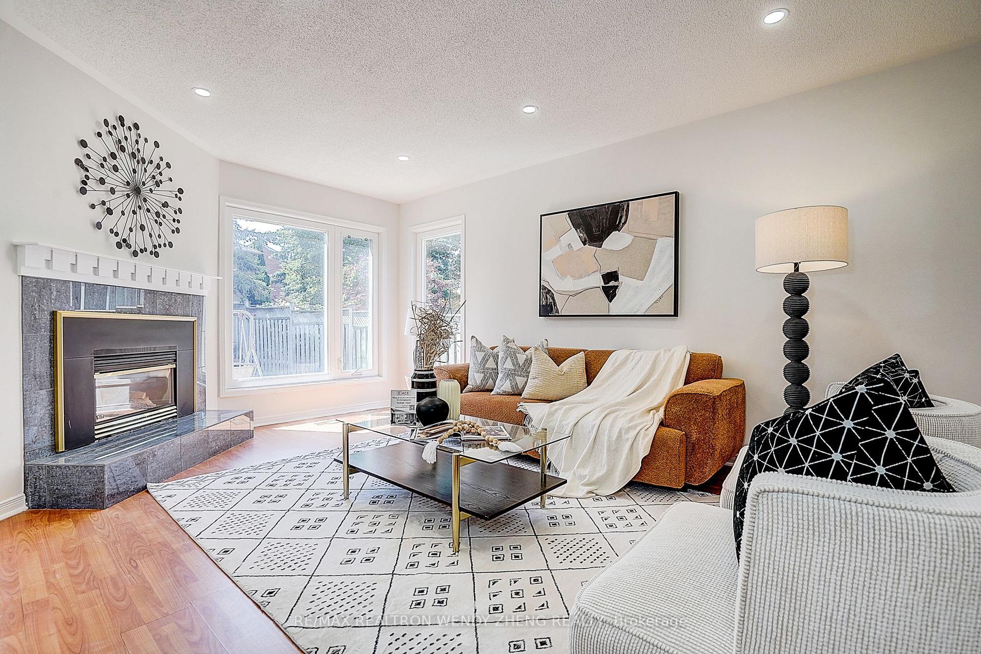 Photo 9 of 57 Loring Crescent, Markham, Unionville — HOMEH