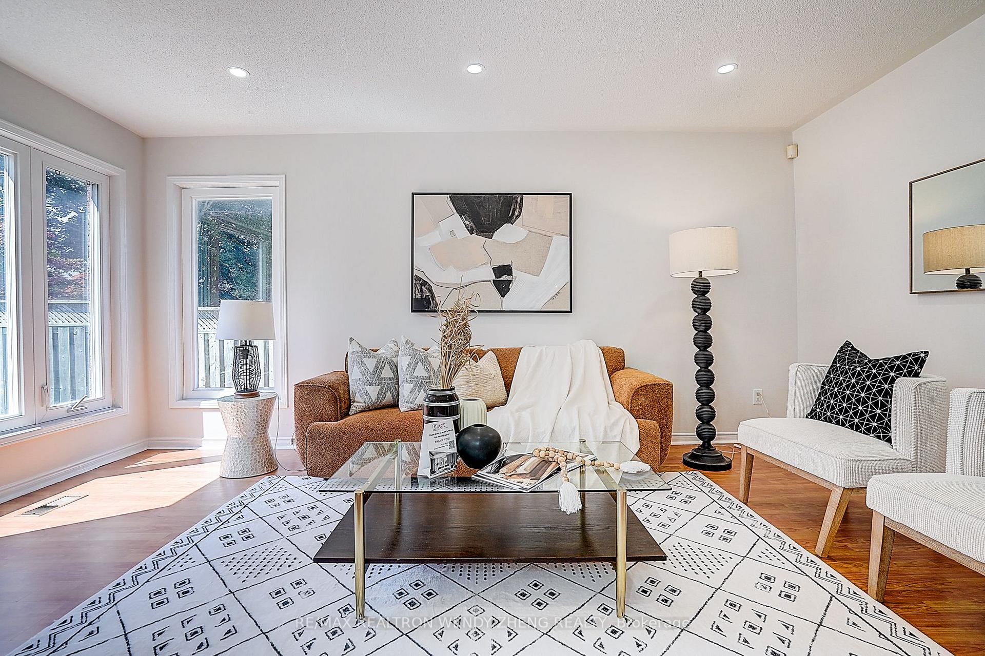 Photo 10 of 57 Loring Crescent, Markham, Unionville — HOMEH