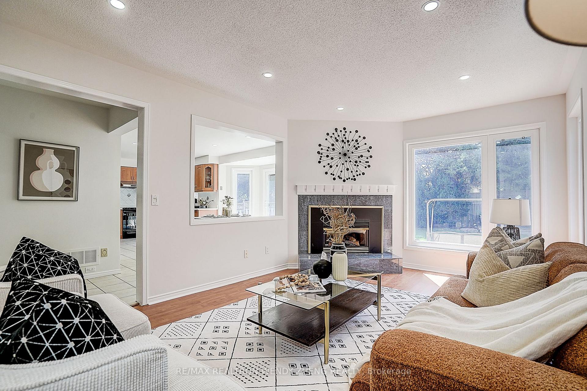 Photo 11 of 57 Loring Crescent, Markham, Unionville — HOMEH