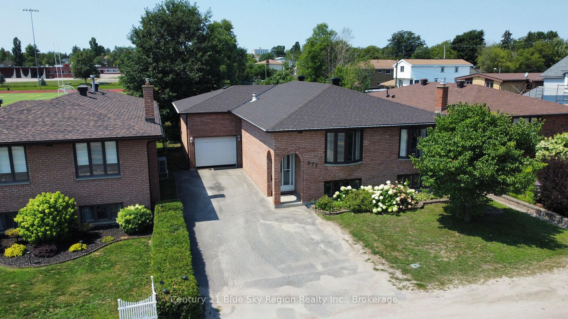 Photo 1 of 877 O'Brien Street, North Bay, Central — HOMEH