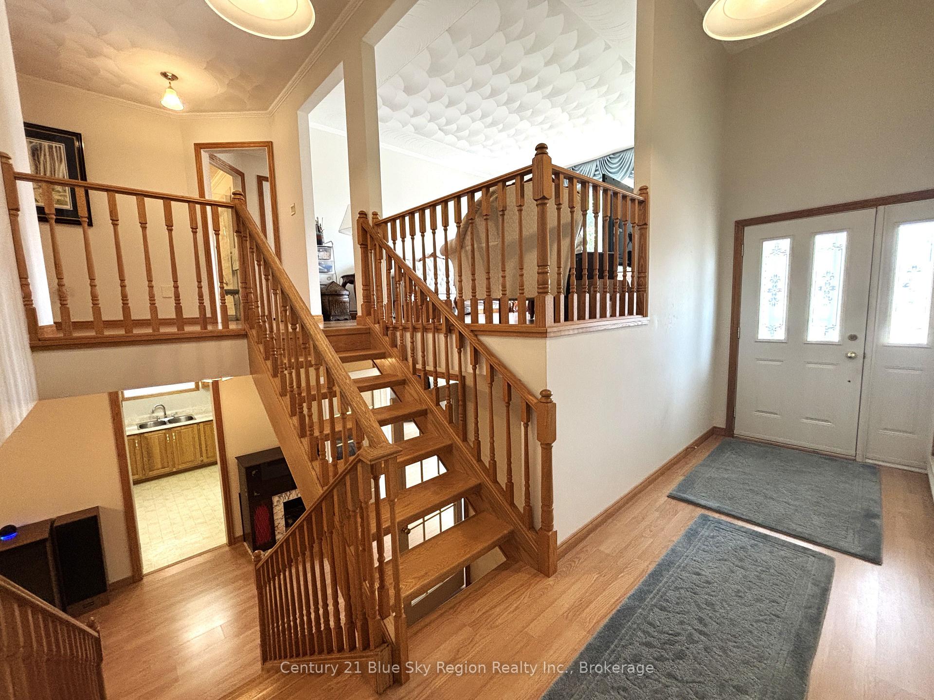 Photo 5 of 877 O'Brien Street, North Bay, Central — HOMEH