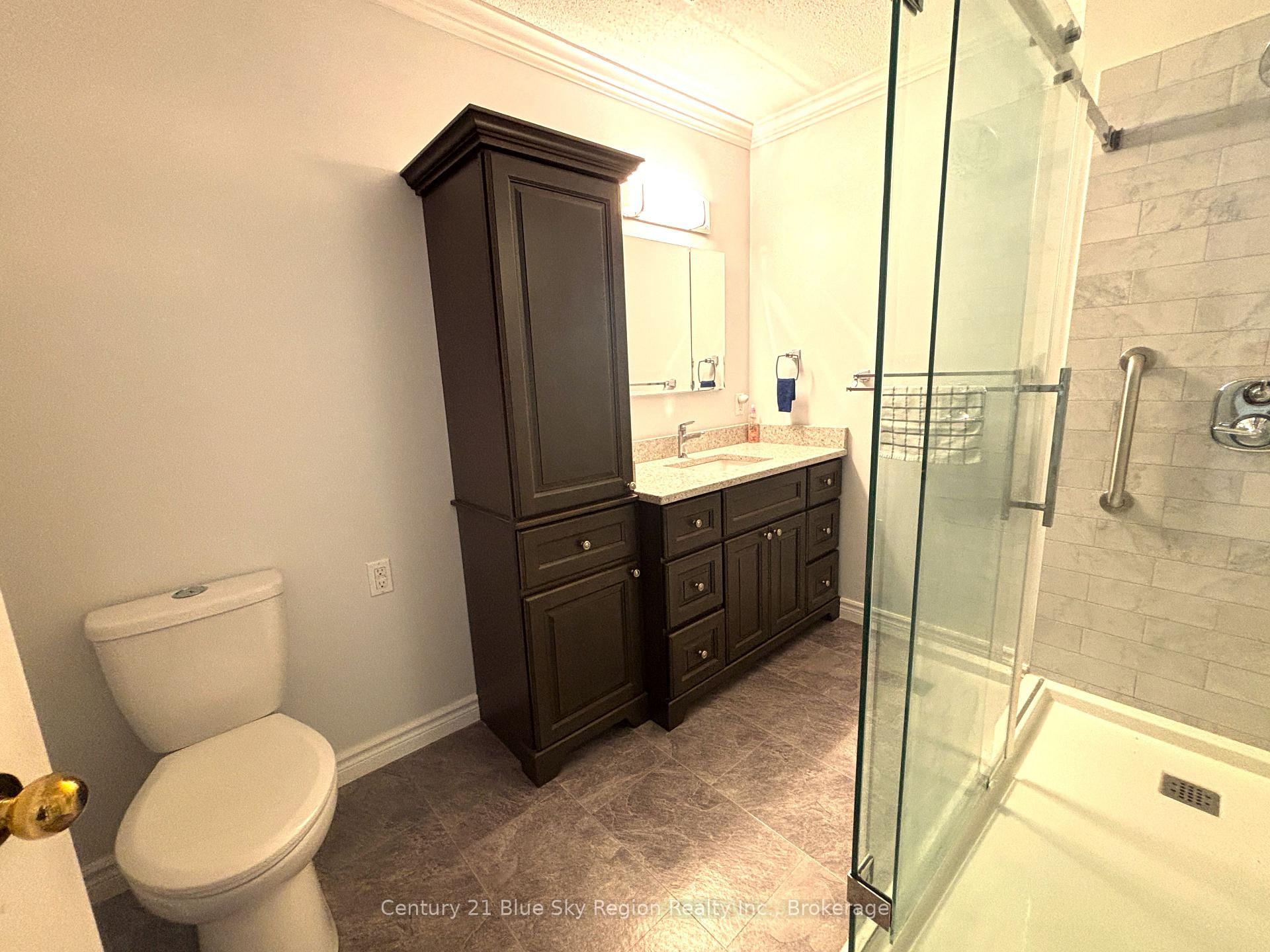 Photo 11 of 877 O'Brien Street, North Bay, Central — HOMEH