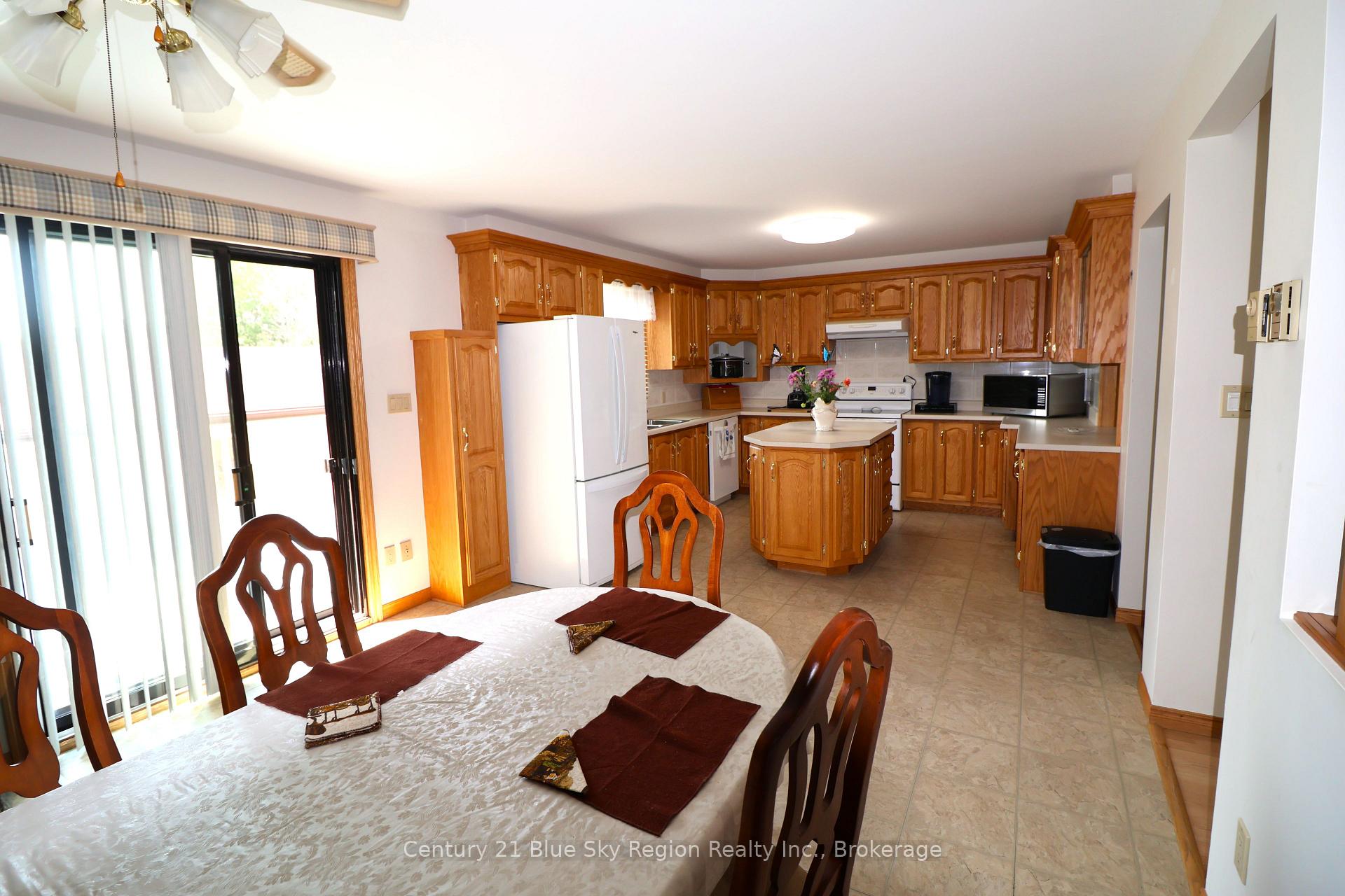 Photo 15 of 877 O'Brien Street, North Bay, Central — HOMEH