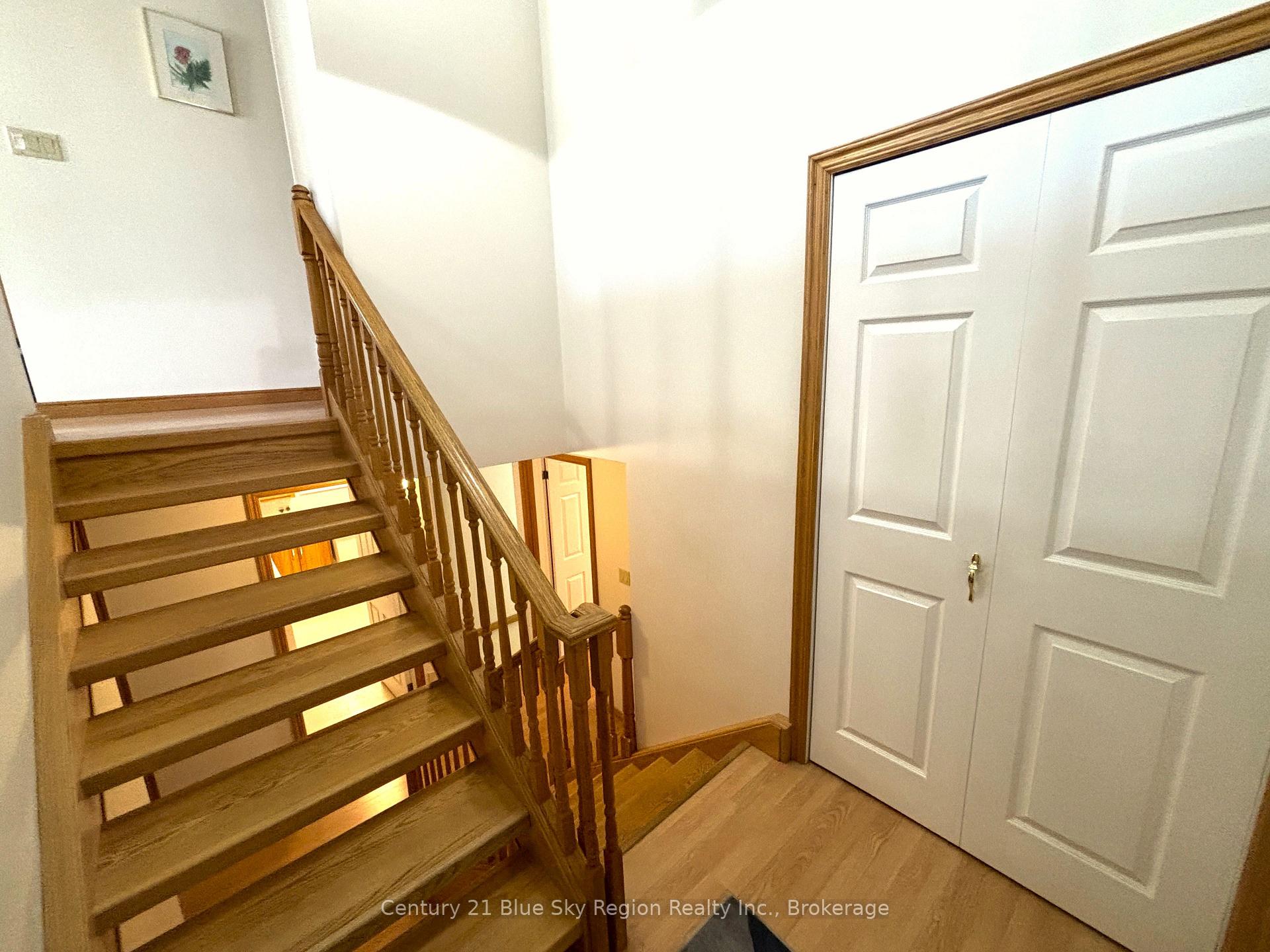 Photo 23 of 877 O'Brien Street, North Bay, Central — HOMEH
