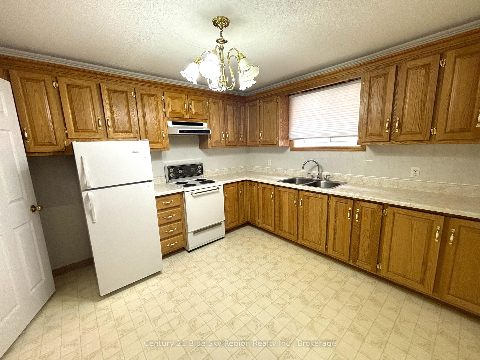 Photo 31 of 877 O'Brien Street, North Bay, Central — HOMEH