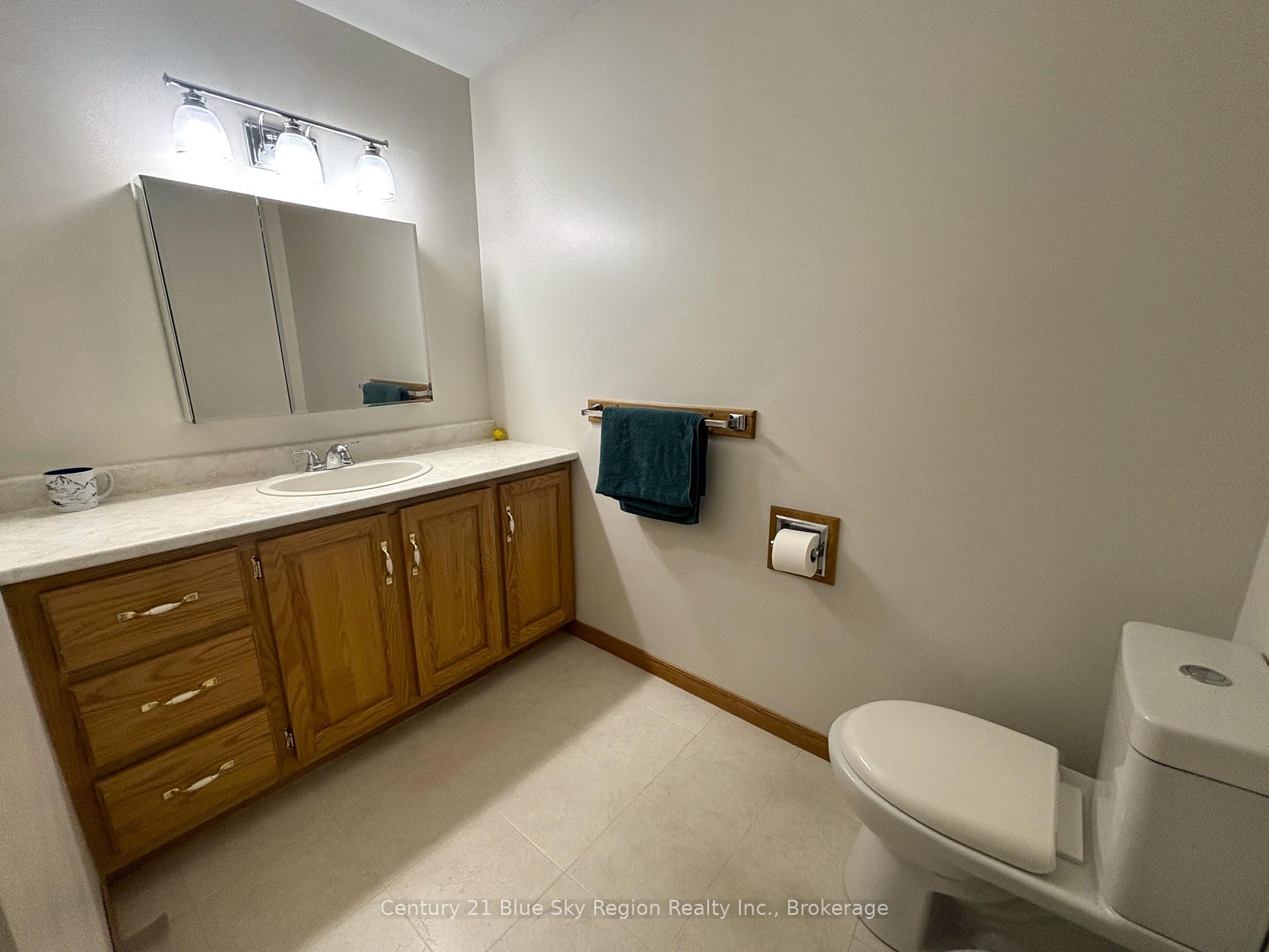 Photo 32 of 877 O'Brien Street, North Bay, Central — HOMEH