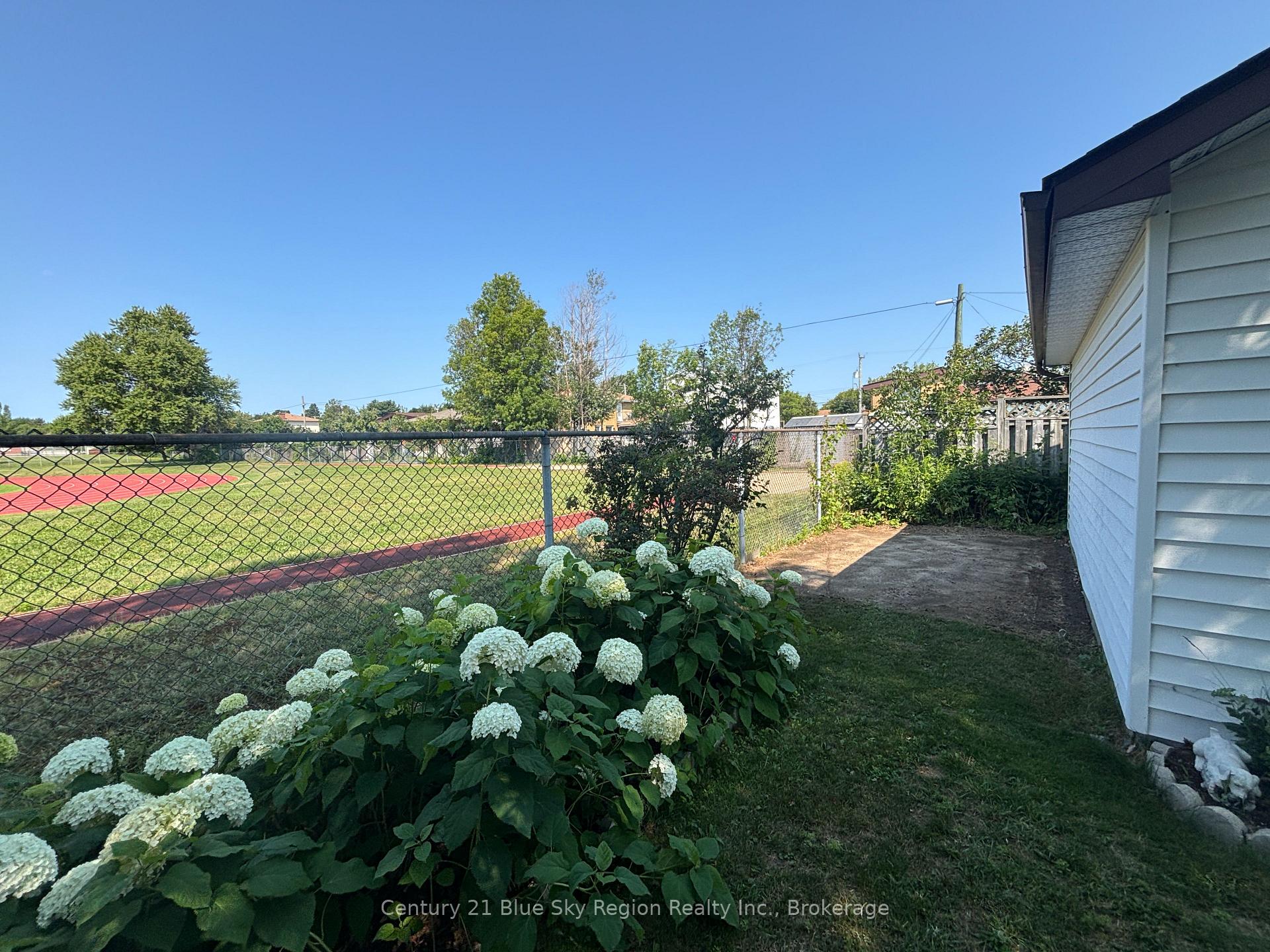 Photo 46 of 877 O'Brien Street, North Bay, Central — HOMEH