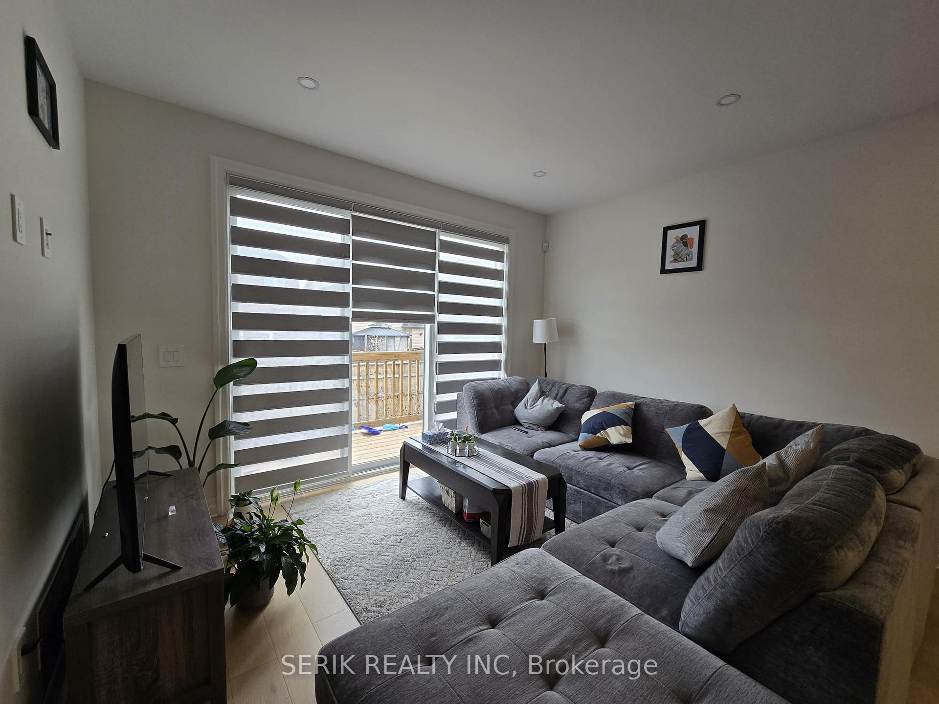 Photo 6 of Main -7520 Splendour Drive, Niagara Falls, Brown — HOMEH