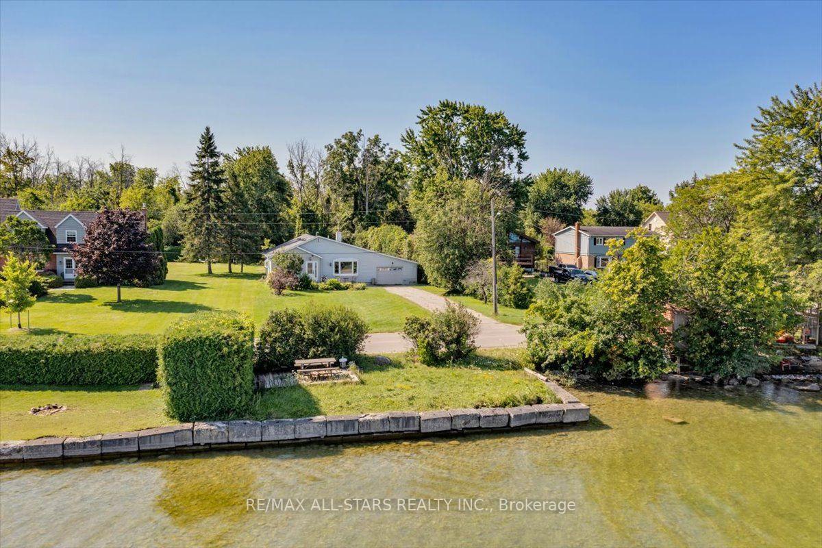 Photo 3 of 35 Lake Drive E, Georgina, Keswick North — HOMEH