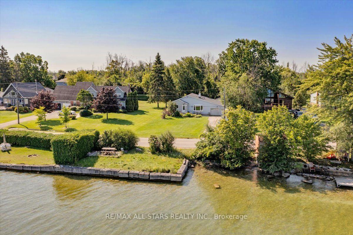 Photo 4 of 35 Lake Drive E, Georgina, Keswick North — HOMEH