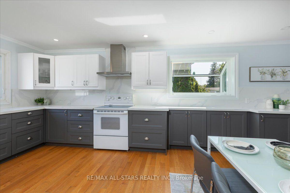 Photo 7 of 35 Lake Drive E, Georgina, Keswick North — HOMEH