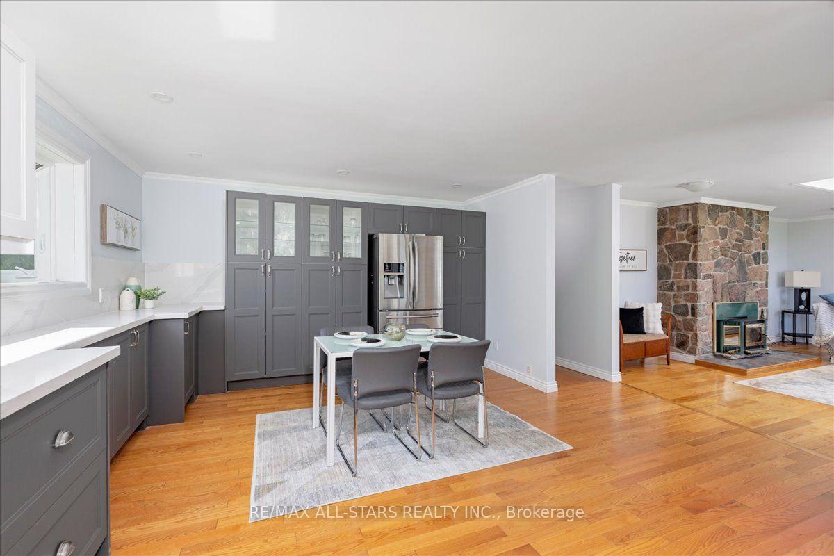 Photo 9 of 35 Lake Drive E, Georgina, Keswick North — HOMEH