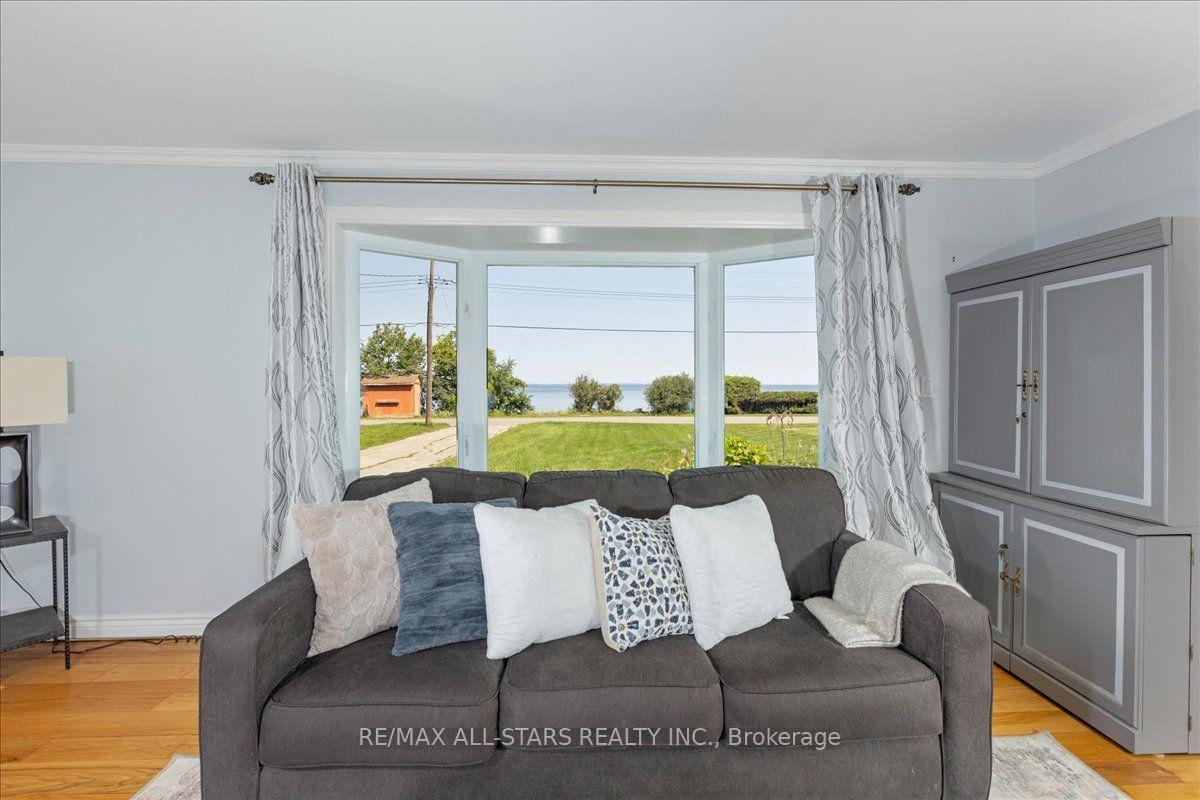 Photo 13 of 35 Lake Drive E, Georgina, Keswick North — HOMEH
