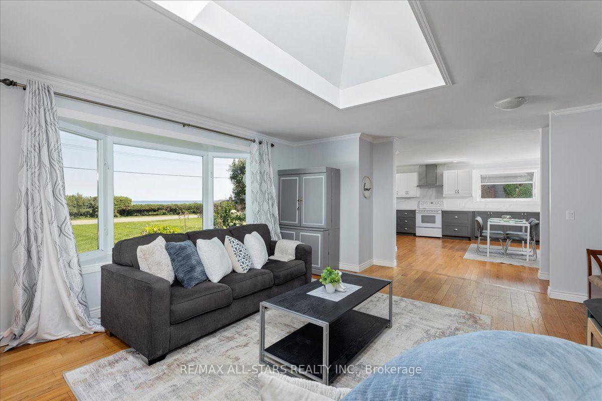 Photo 14 of 35 Lake Drive E, Georgina, Keswick North — HOMEH