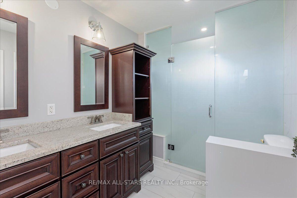 Photo 16 of 35 Lake Drive E, Georgina, Keswick North — HOMEH