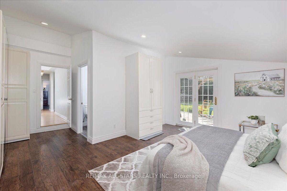 Photo 20 of 35 Lake Drive E, Georgina, Keswick North — HOMEH