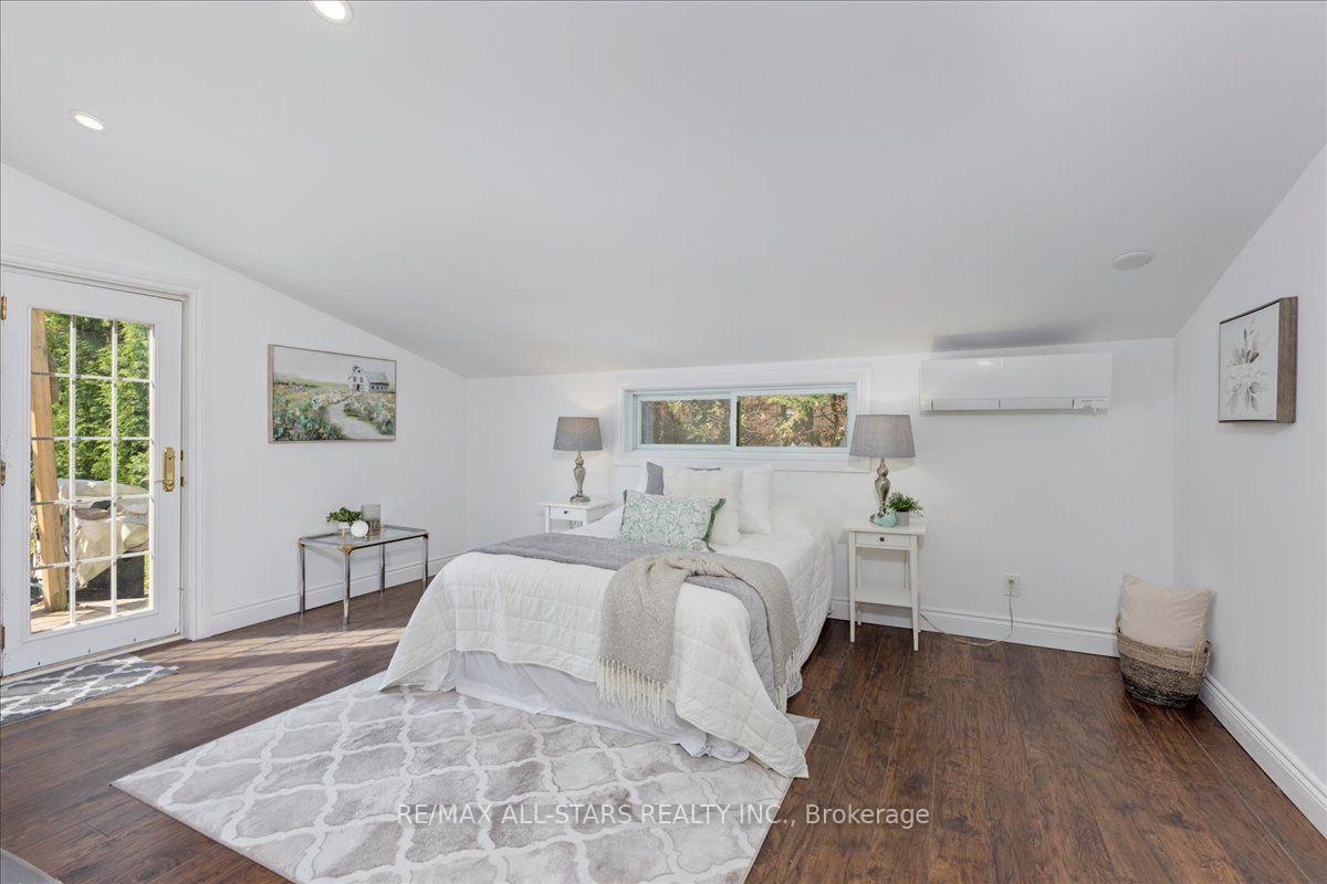 Photo 21 of 35 Lake Drive E, Georgina, Keswick North — HOMEH