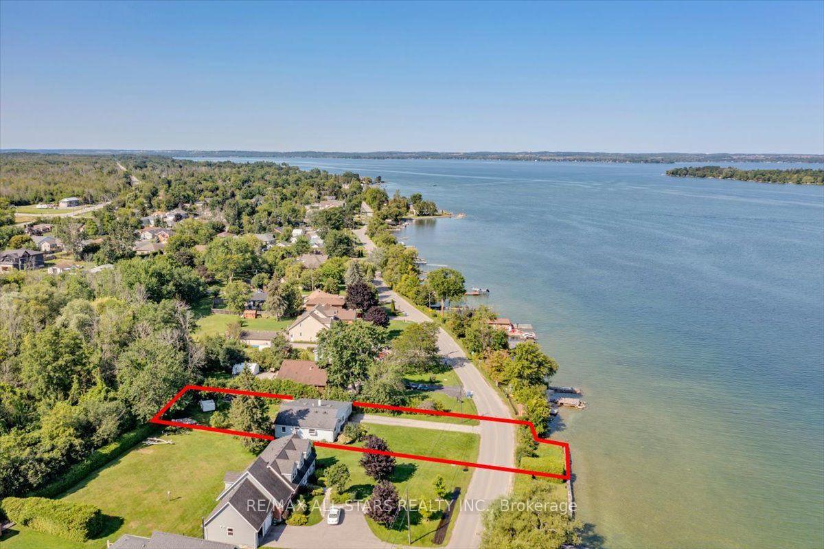 Photo 22 of 35 Lake Drive E, Georgina, Keswick North — HOMEH