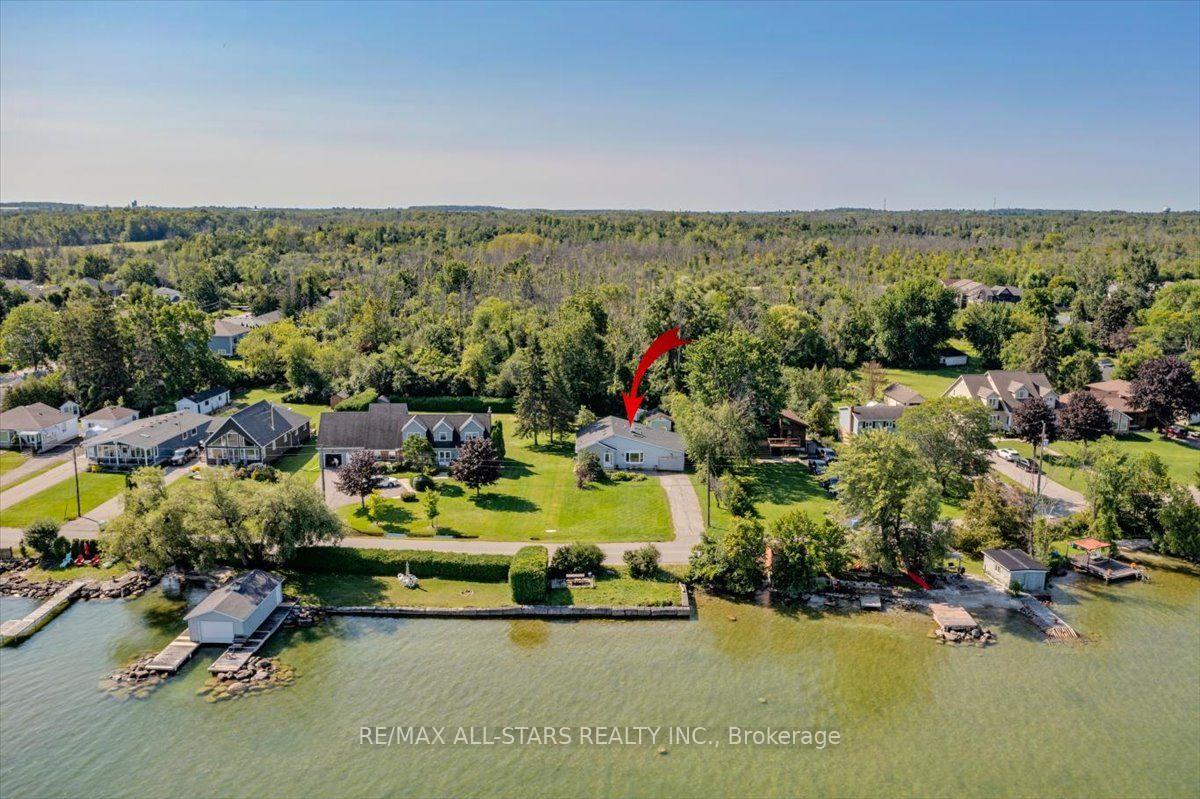 Photo 24 of 35 Lake Drive E, Georgina, Keswick North — HOMEH