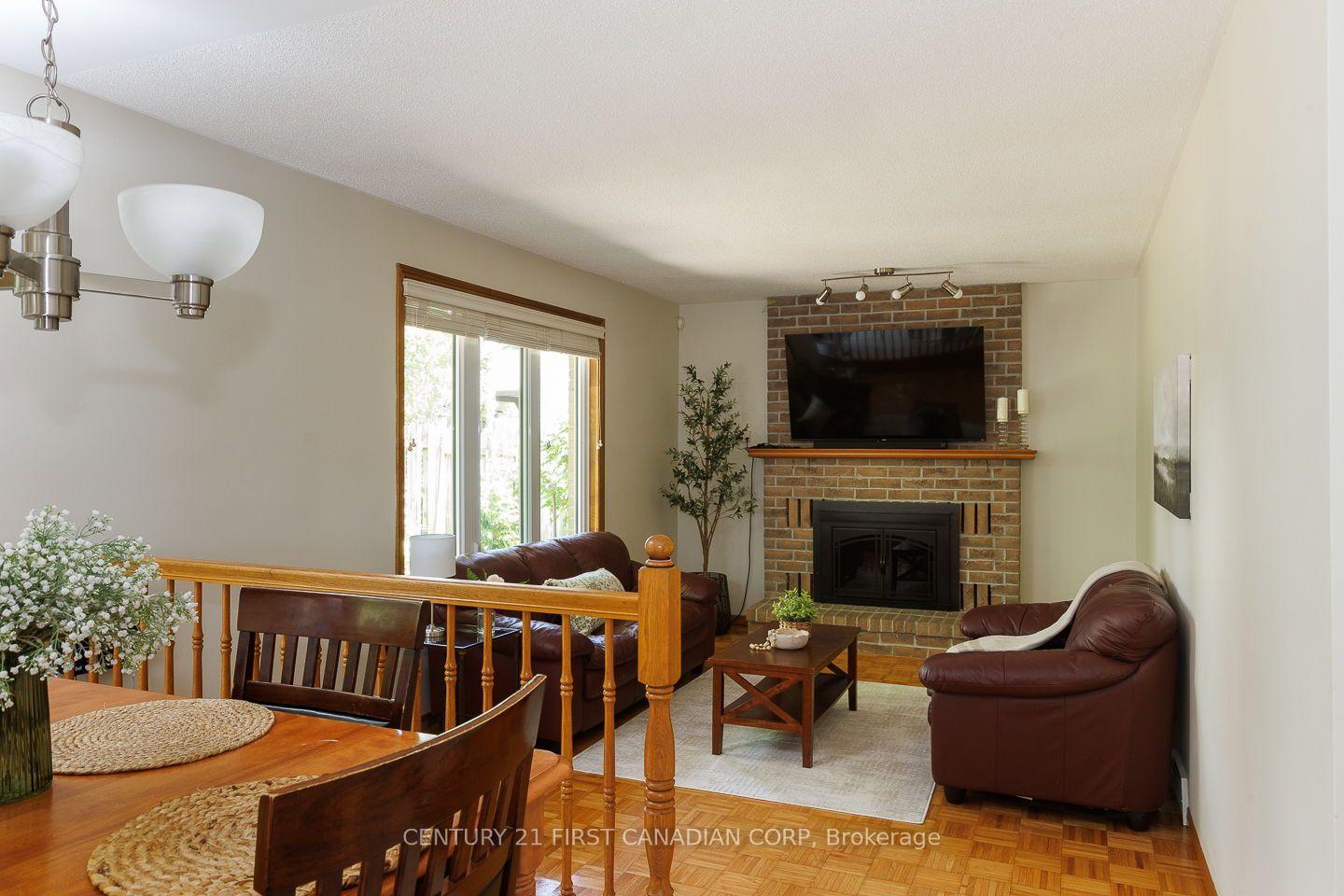 Photo 16 of 255 Deveron Crescent, London, South T — HOMEH