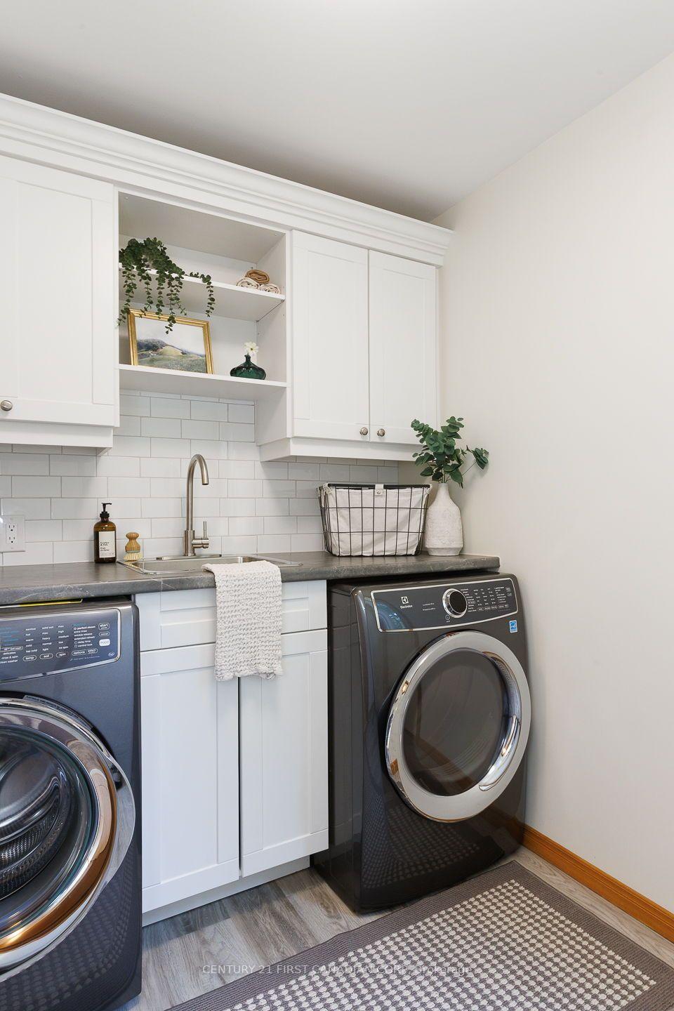 Photo 25 of 255 Deveron Crescent, London, South T — HOMEH